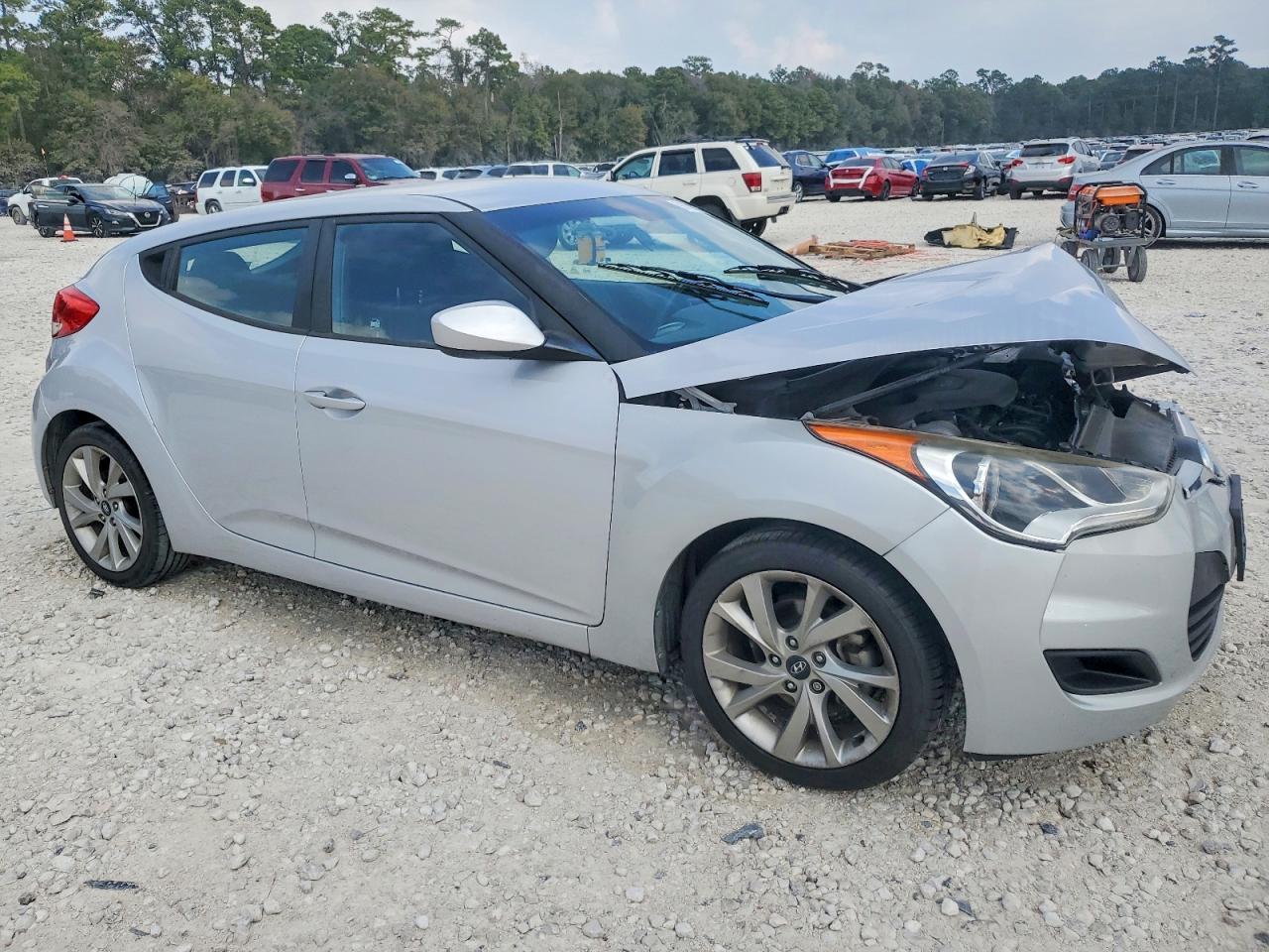 2016 HYUNDAI VELOSTER photo 4