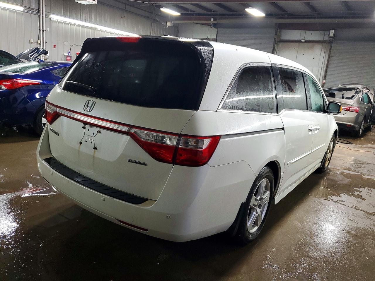 2012 HONDA ODYSSEY TOURING photo 3