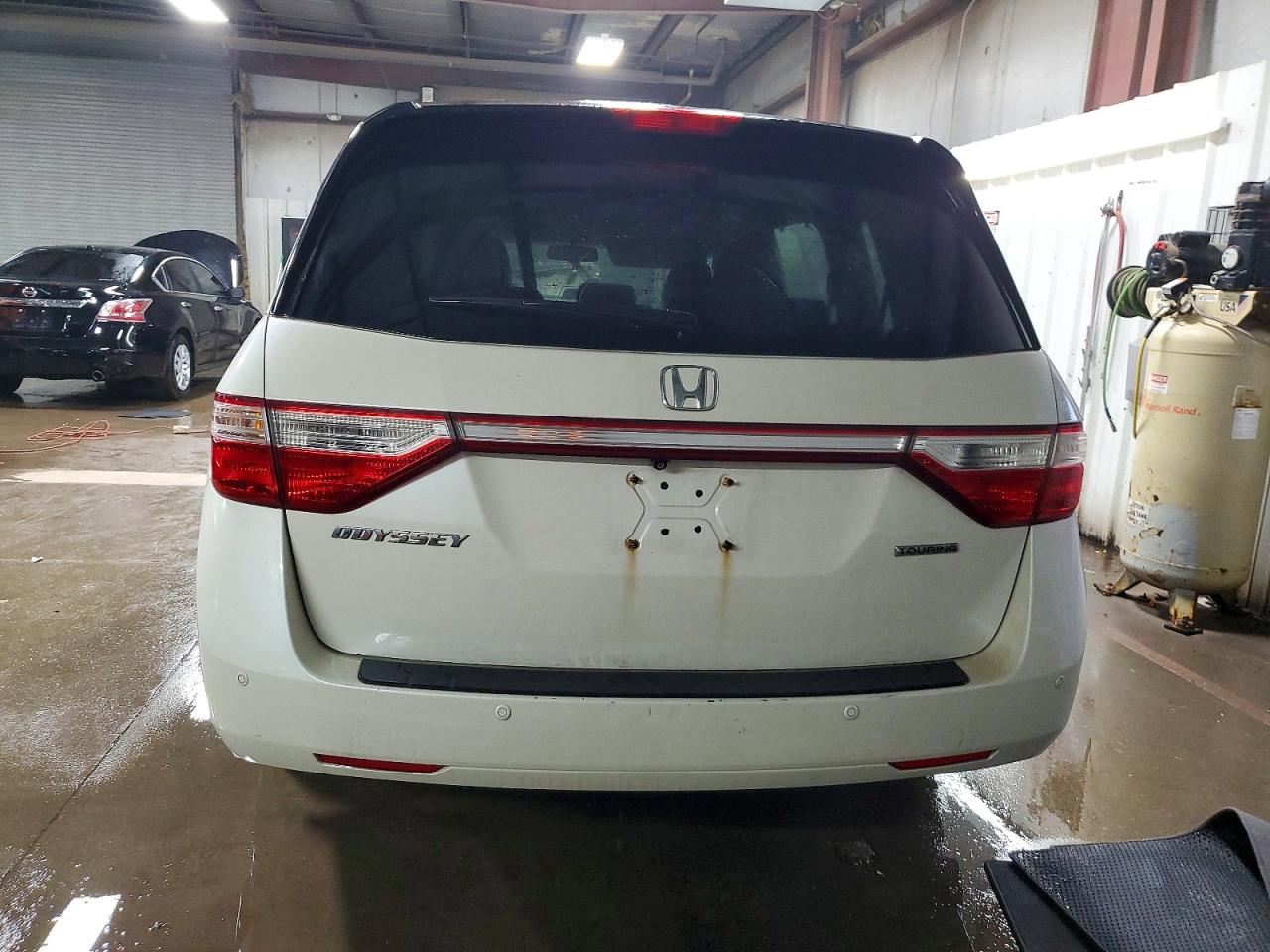 2012 HONDA ODYSSEY TOURING photo 6
