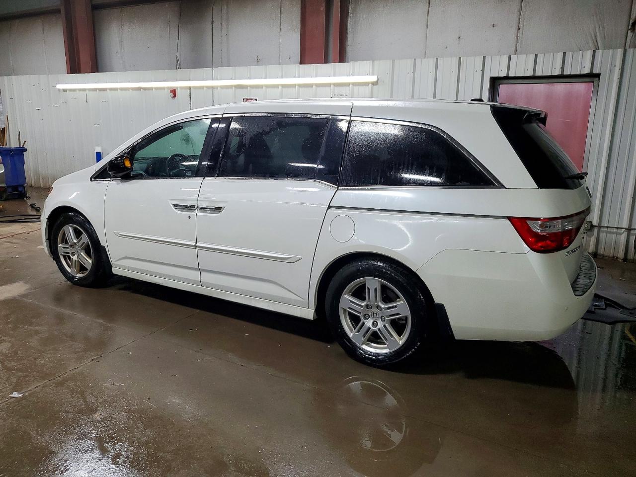 2012 HONDA ODYSSEY TOURING photo 2