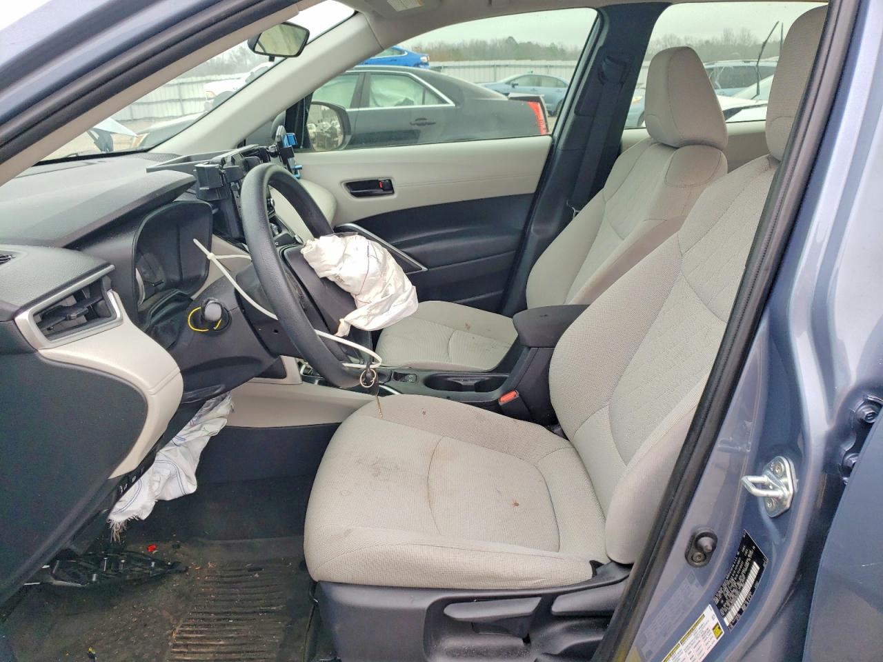 2022 TOYOTA COROLLA CROSS L photo 13