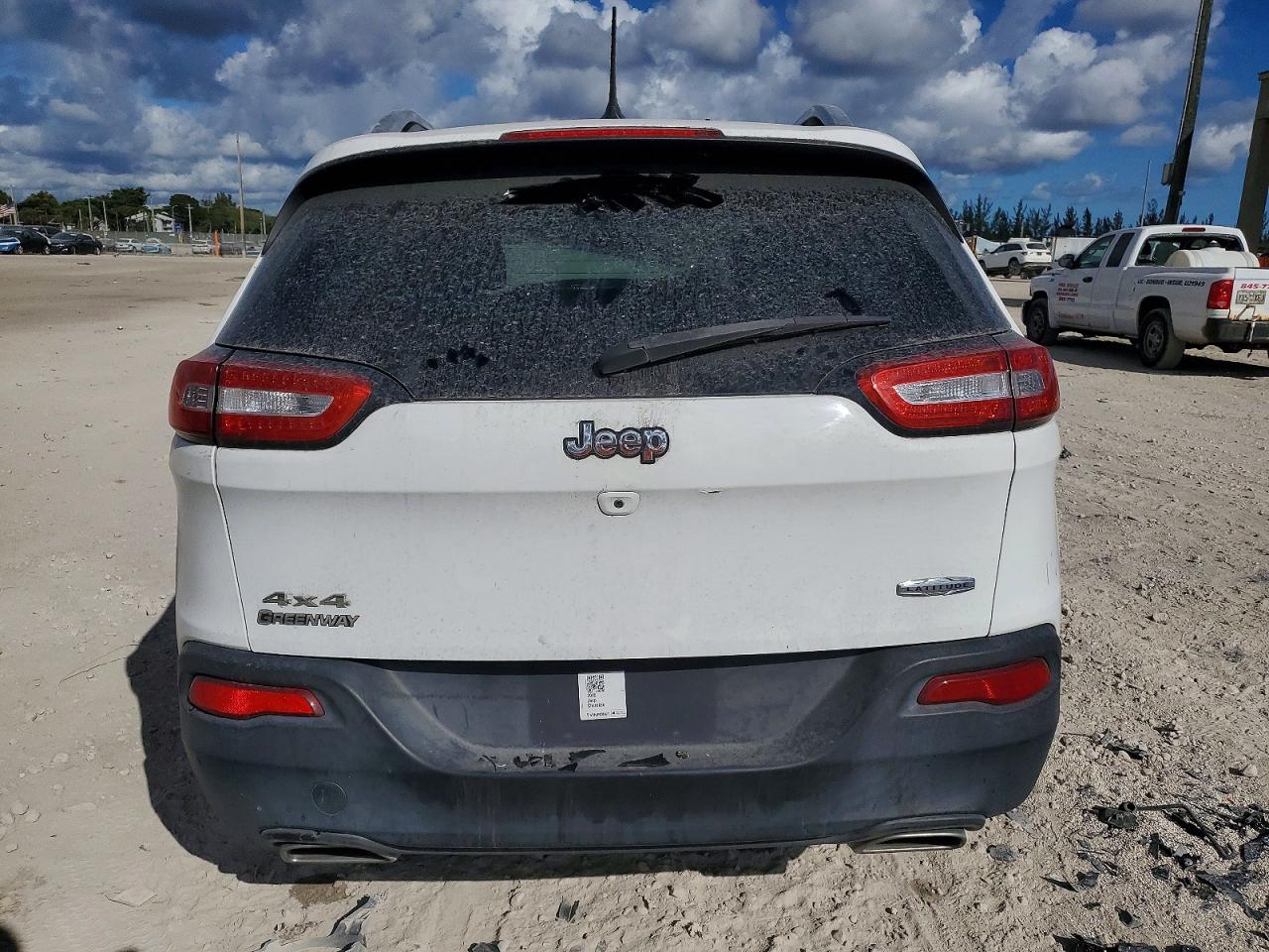 2015 JEEP CHEROKEE LATITUDE photo 6
