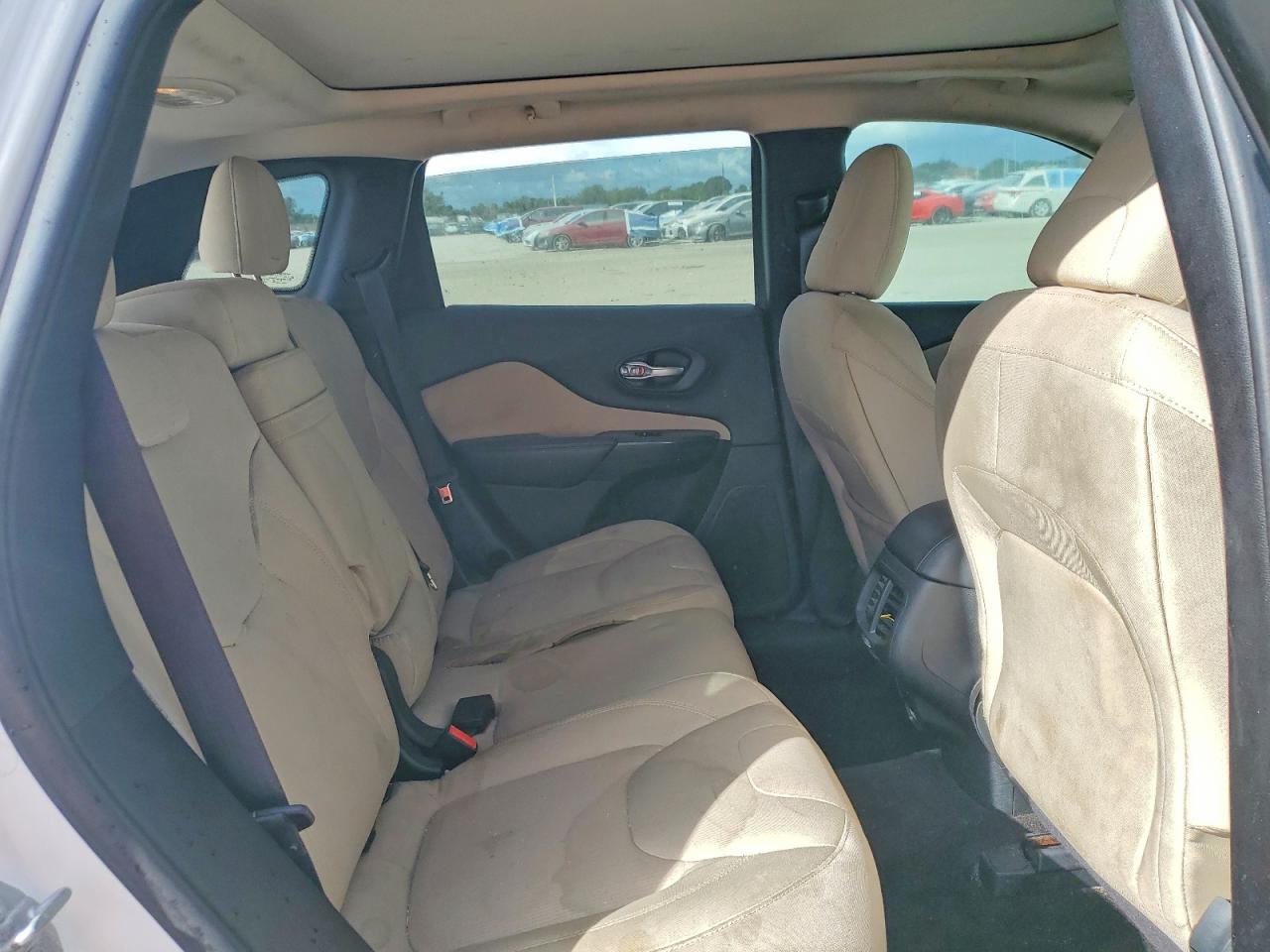 2015 JEEP CHEROKEE LATITUDE photo 11