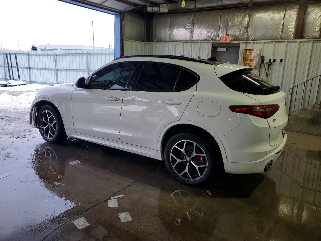 2020 ALFA ROMEO STELVIO photo 2