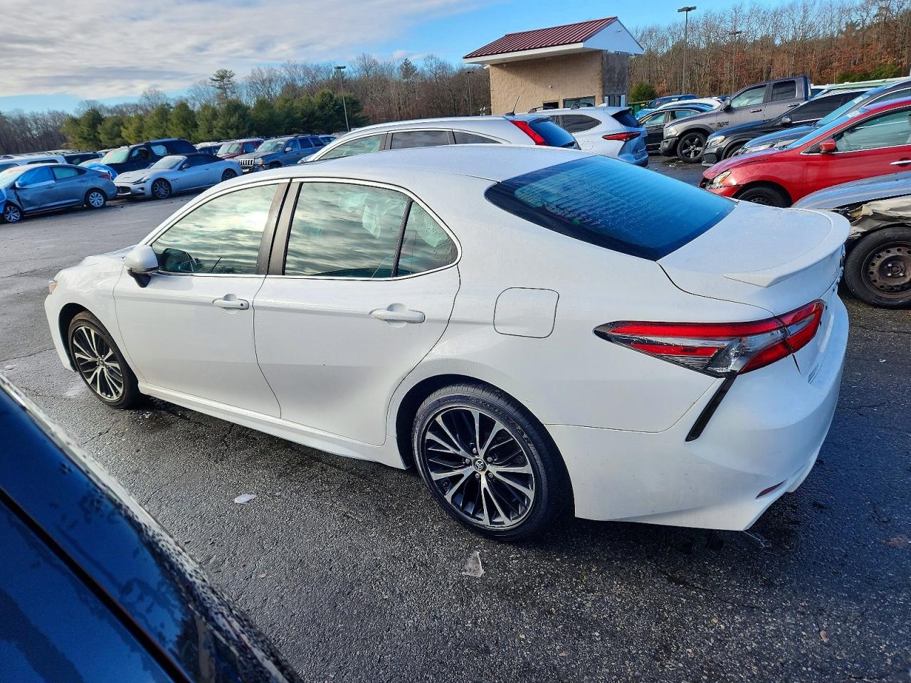 2018 TOYOTA CAMRY BASE photo 3