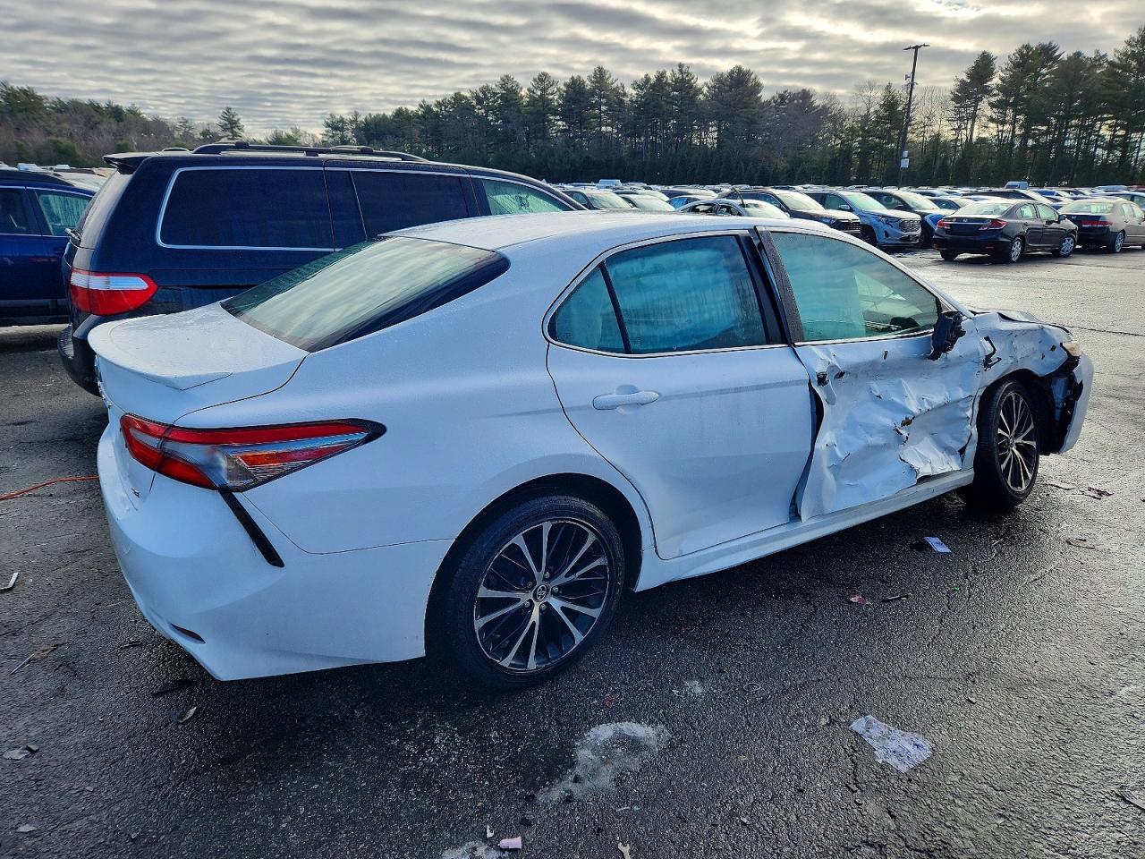2018 TOYOTA CAMRY BASE photo 5