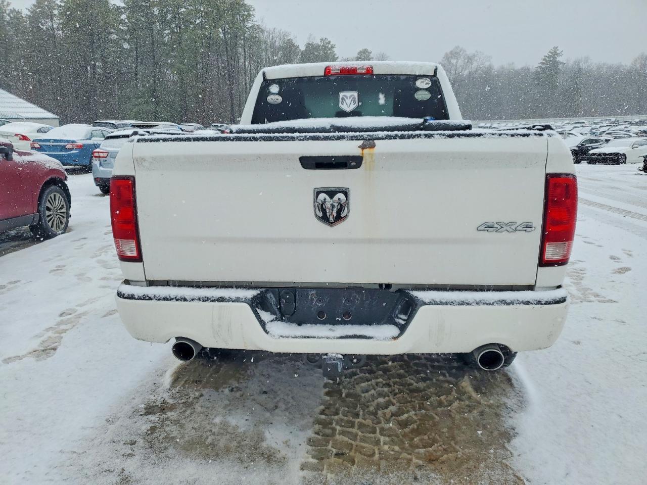 2014 RAM 1500 ST photo 6