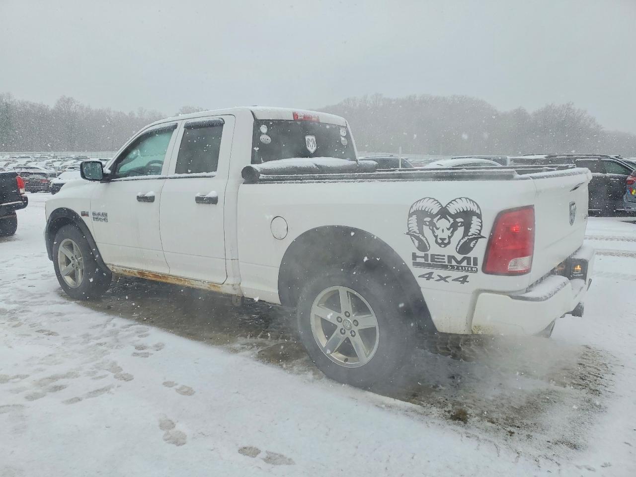 2014 RAM 1500 ST photo 2