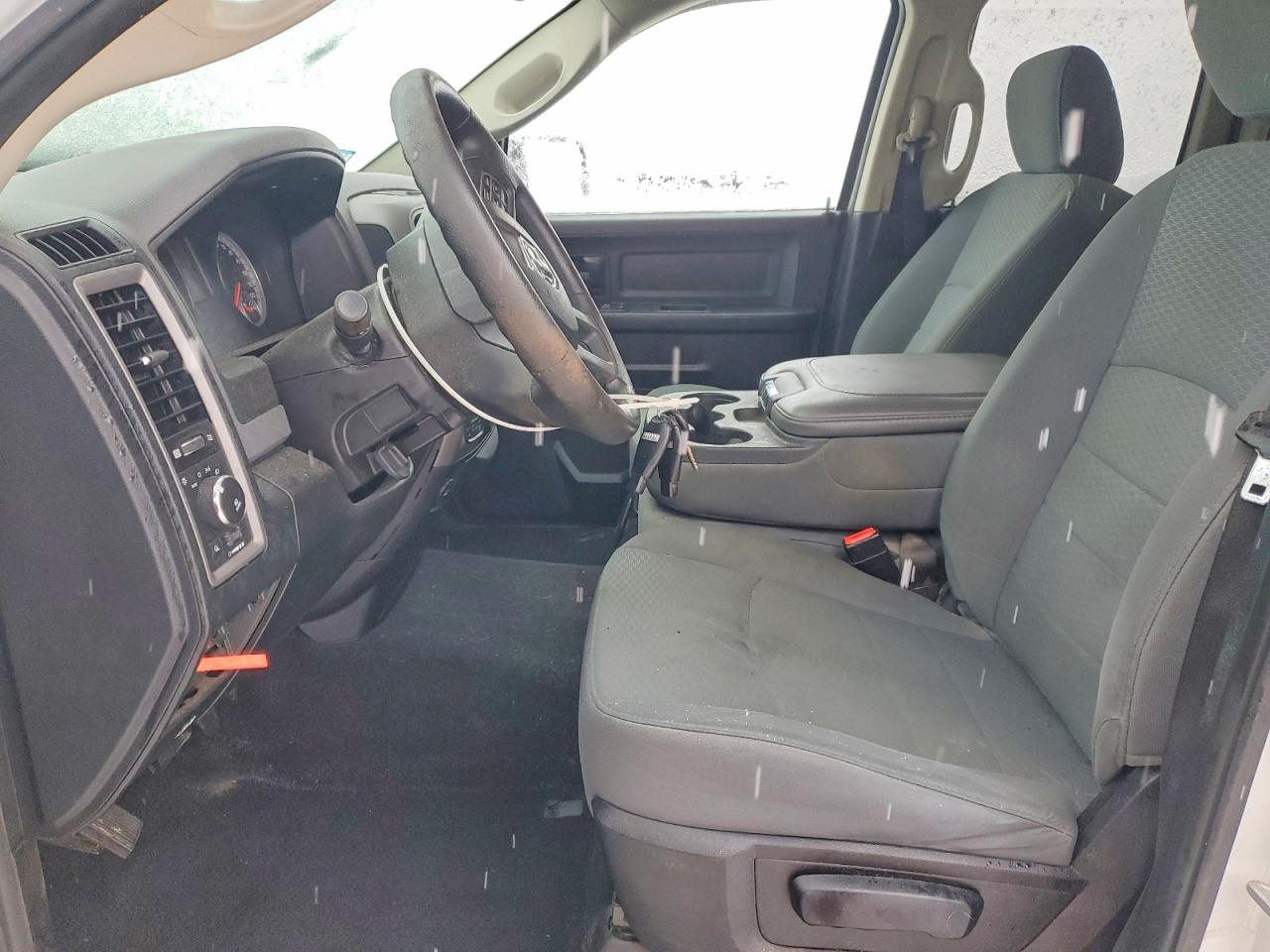 2014 RAM 1500 ST photo 7
