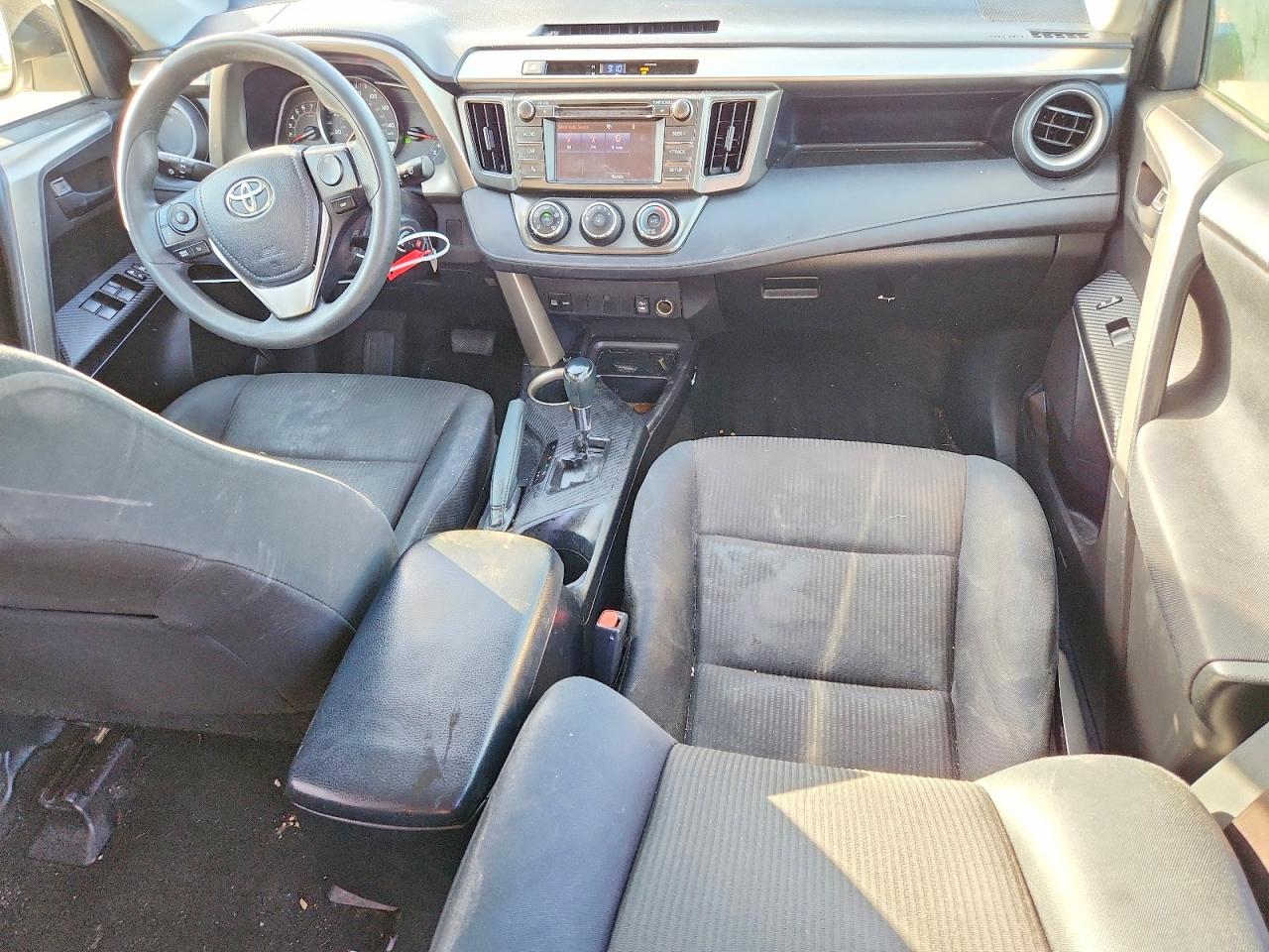 2015 TOYOTA RAV4 LE photo 8
