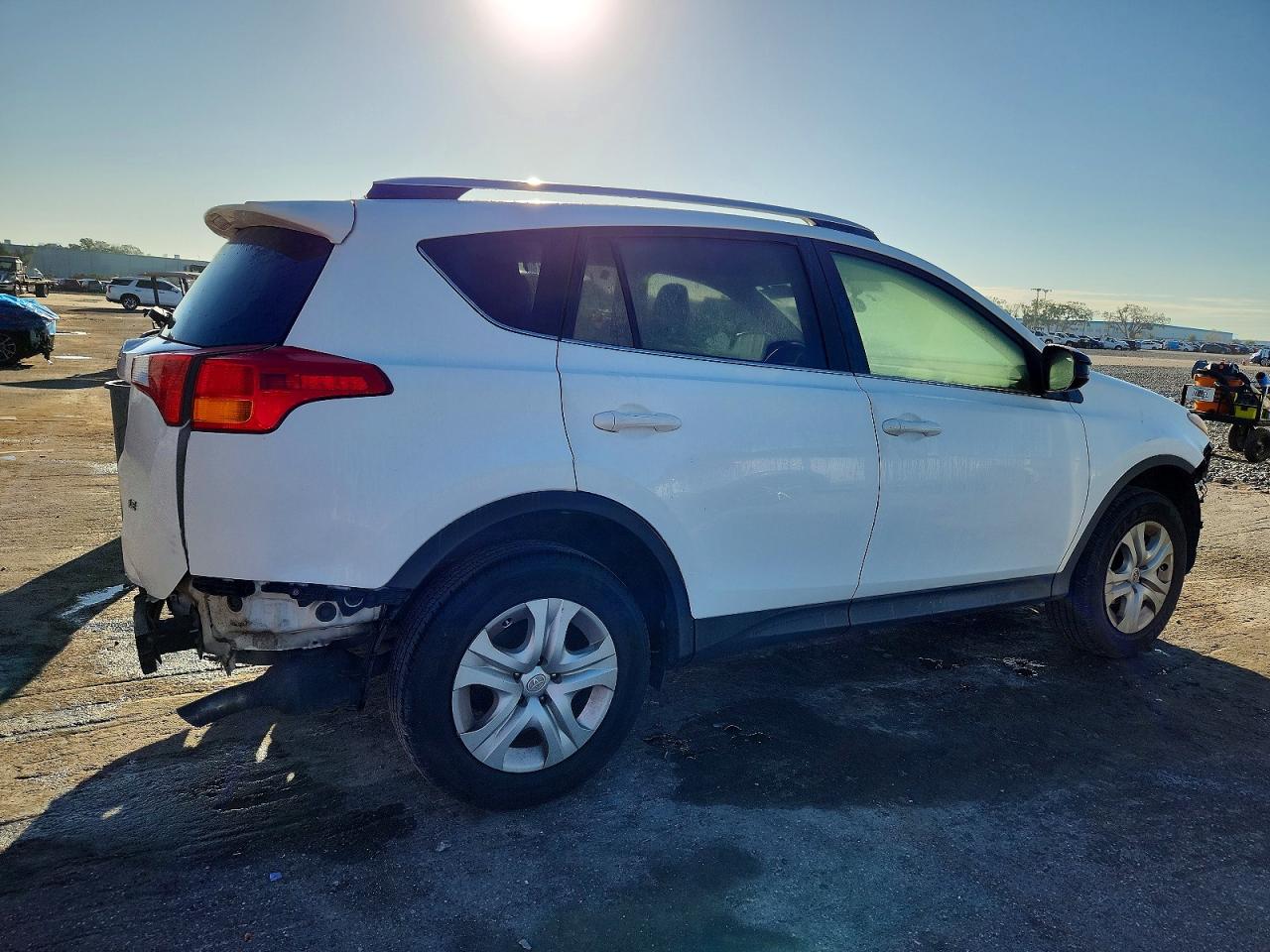 2015 TOYOTA RAV4 LE photo 3