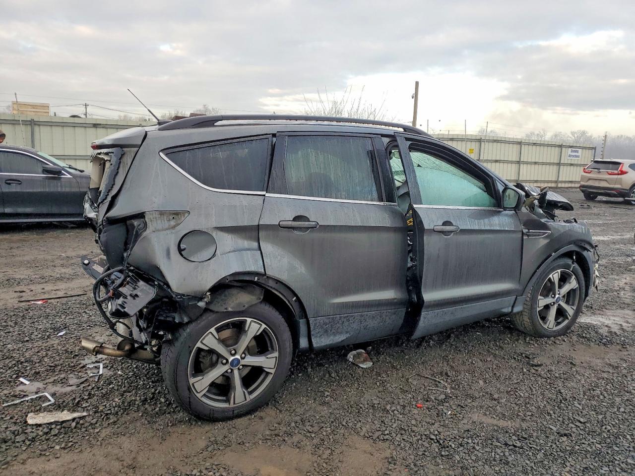 2017 FORD ESCAPE SE photo 3
