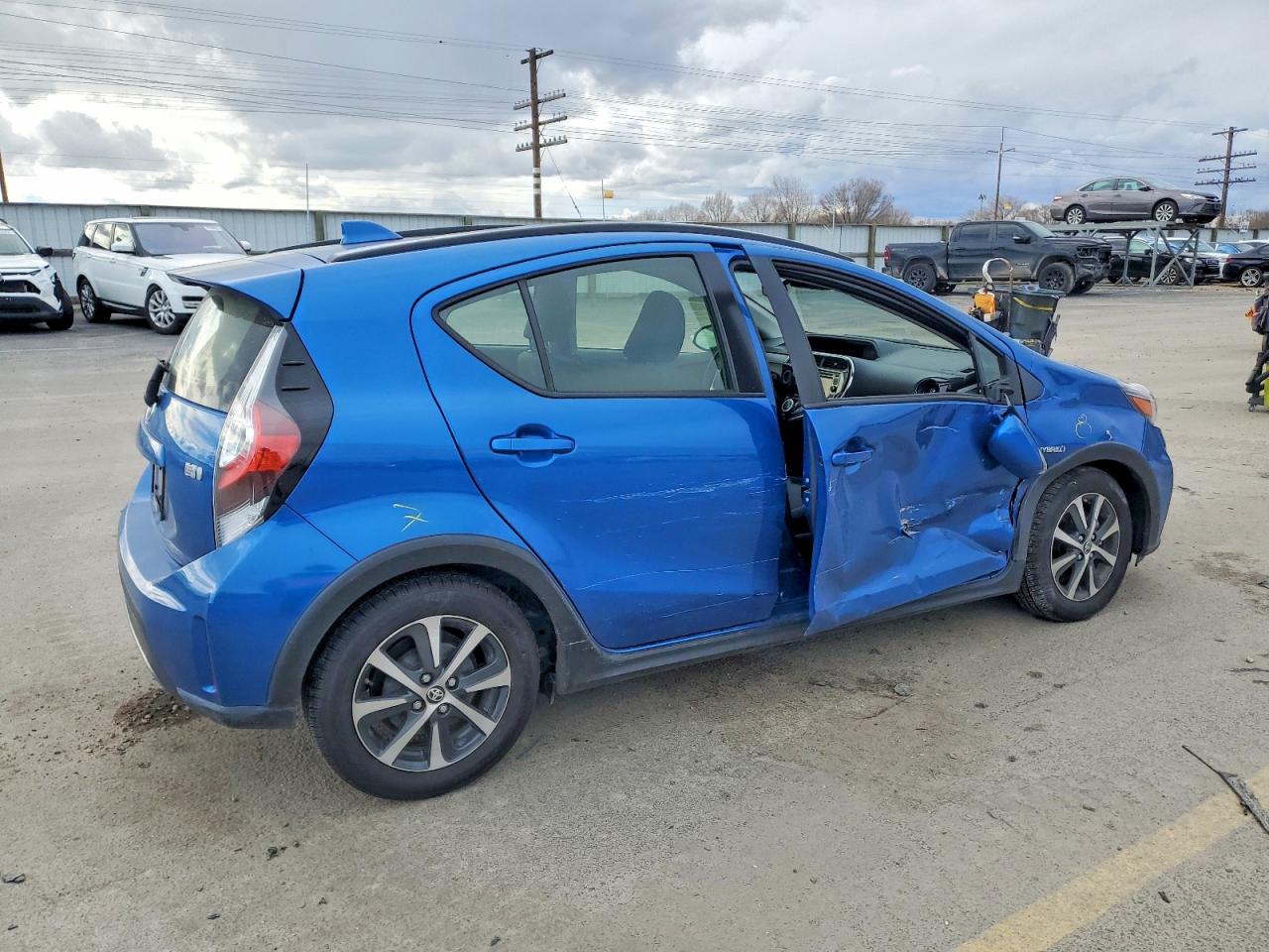 2019 TOYOTA PRIUS C photo 5