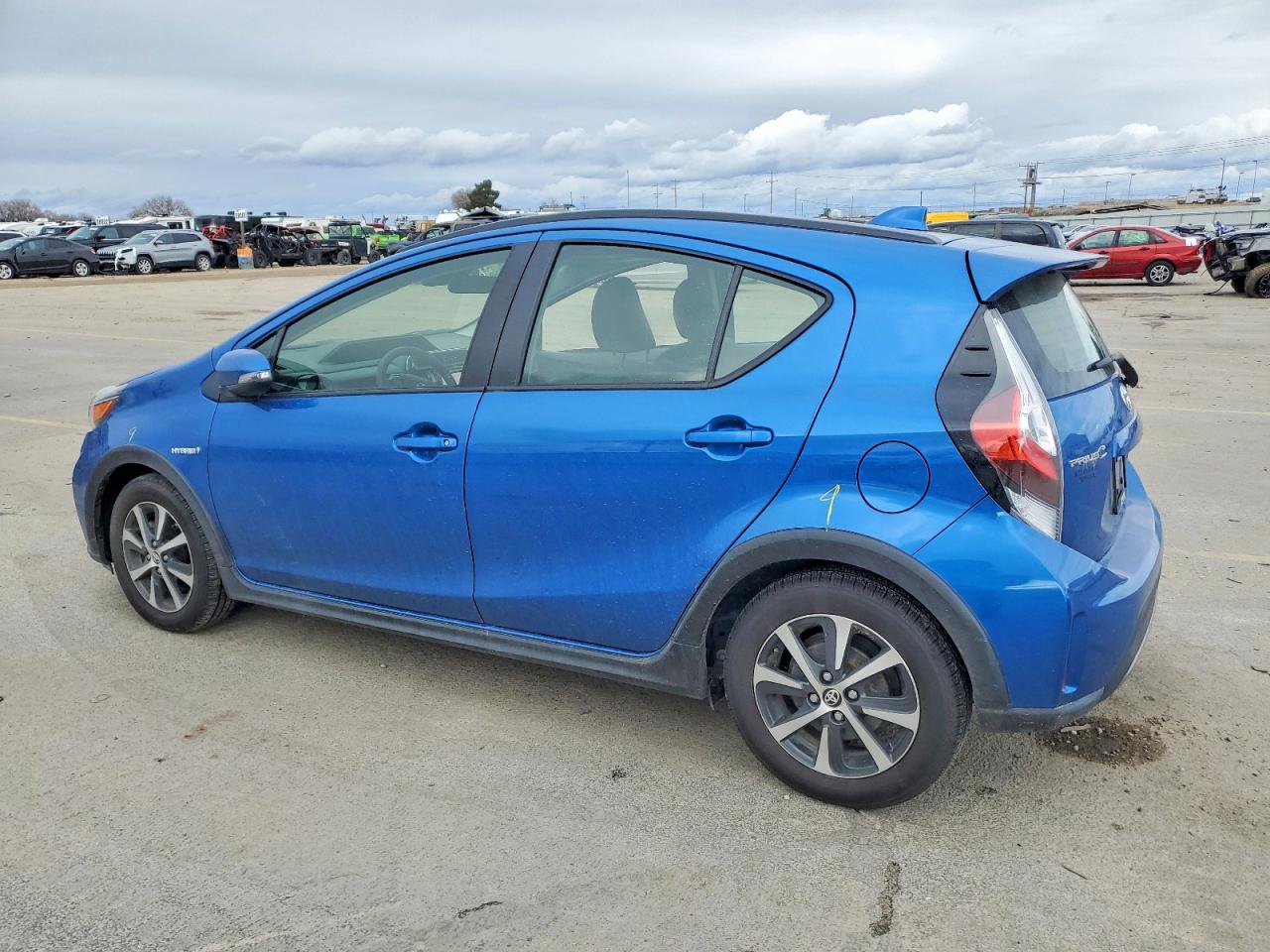 2019 TOYOTA PRIUS C photo 3