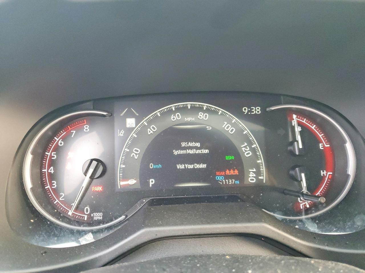 2025 TOYOTA RAV4 XLE photo 9