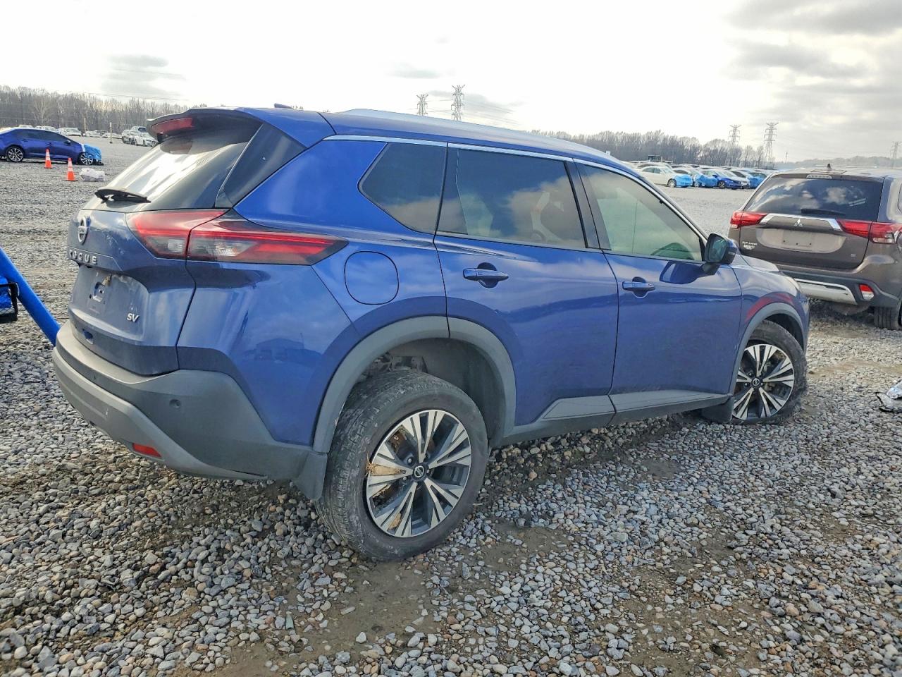 2021 NISSAN ROGUE SV photo 3