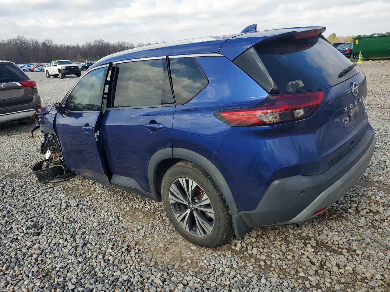 2021 NISSAN ROGUE SV photo 2