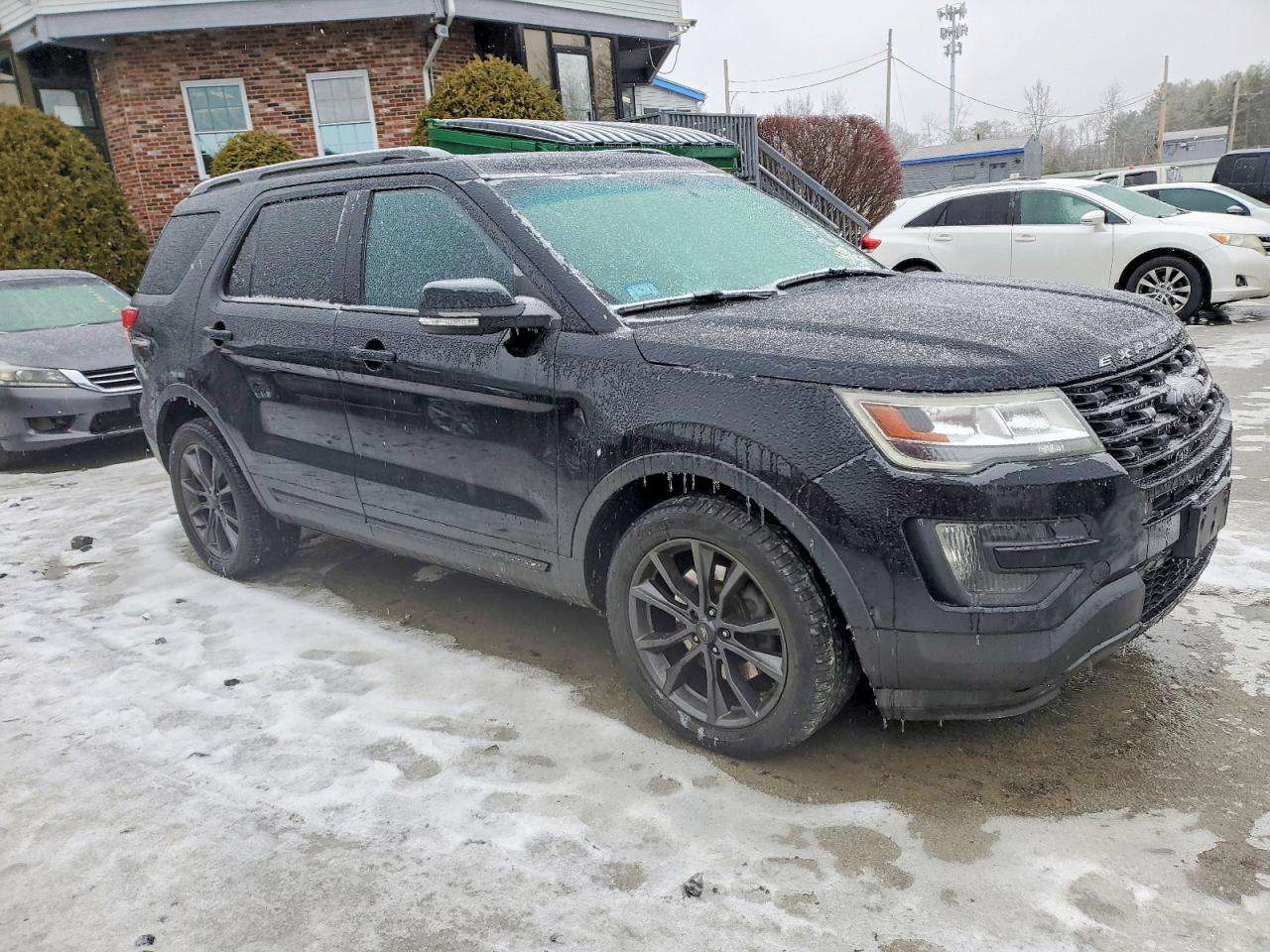 2016 FORD EXPLORER XLT photo 4