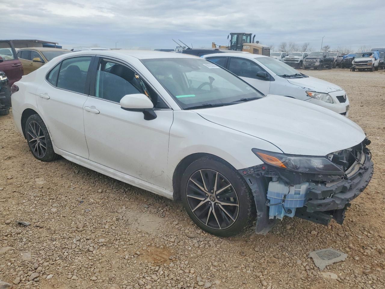 2021 TOYOTA CAMRY SE photo 4
