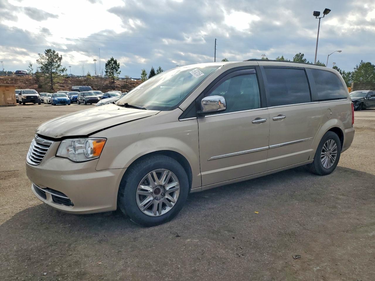 2013 CHRYSLER TOWN & COUNTRY