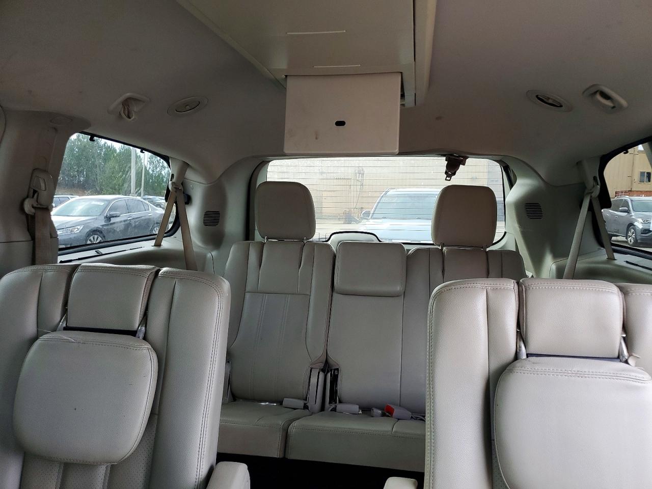 2013 CHRYSLER TOWN & COUNTRY TOURING L photo 10