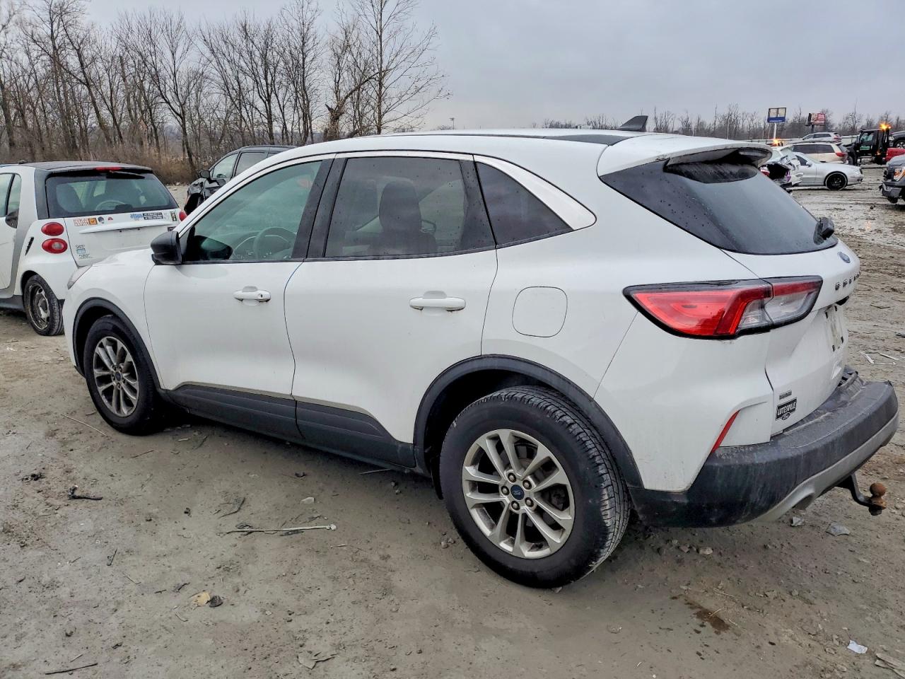 2022 FORD ESCAPE SE photo 2