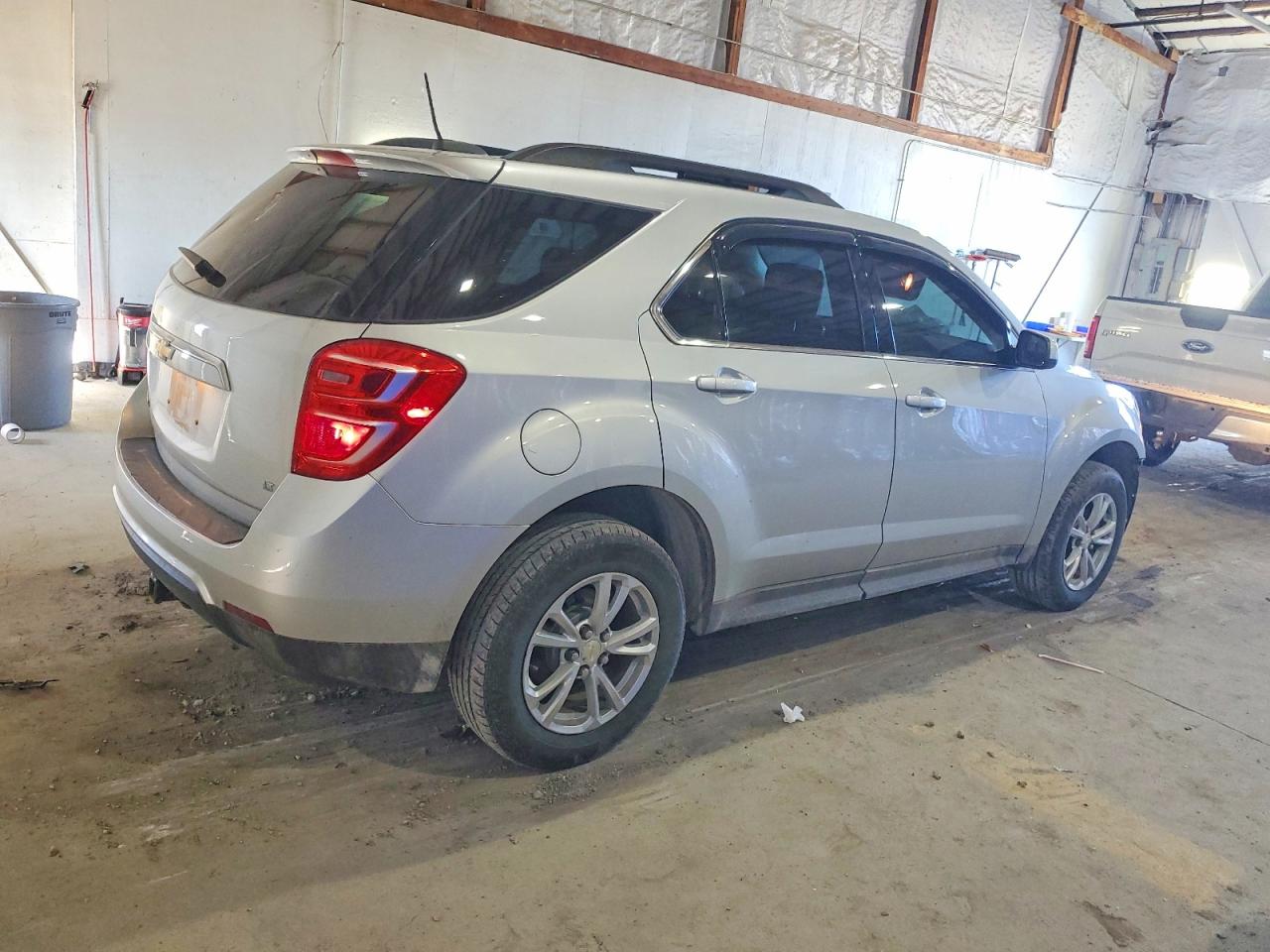 2017 CHEVROLET EQUINOX LT photo 5