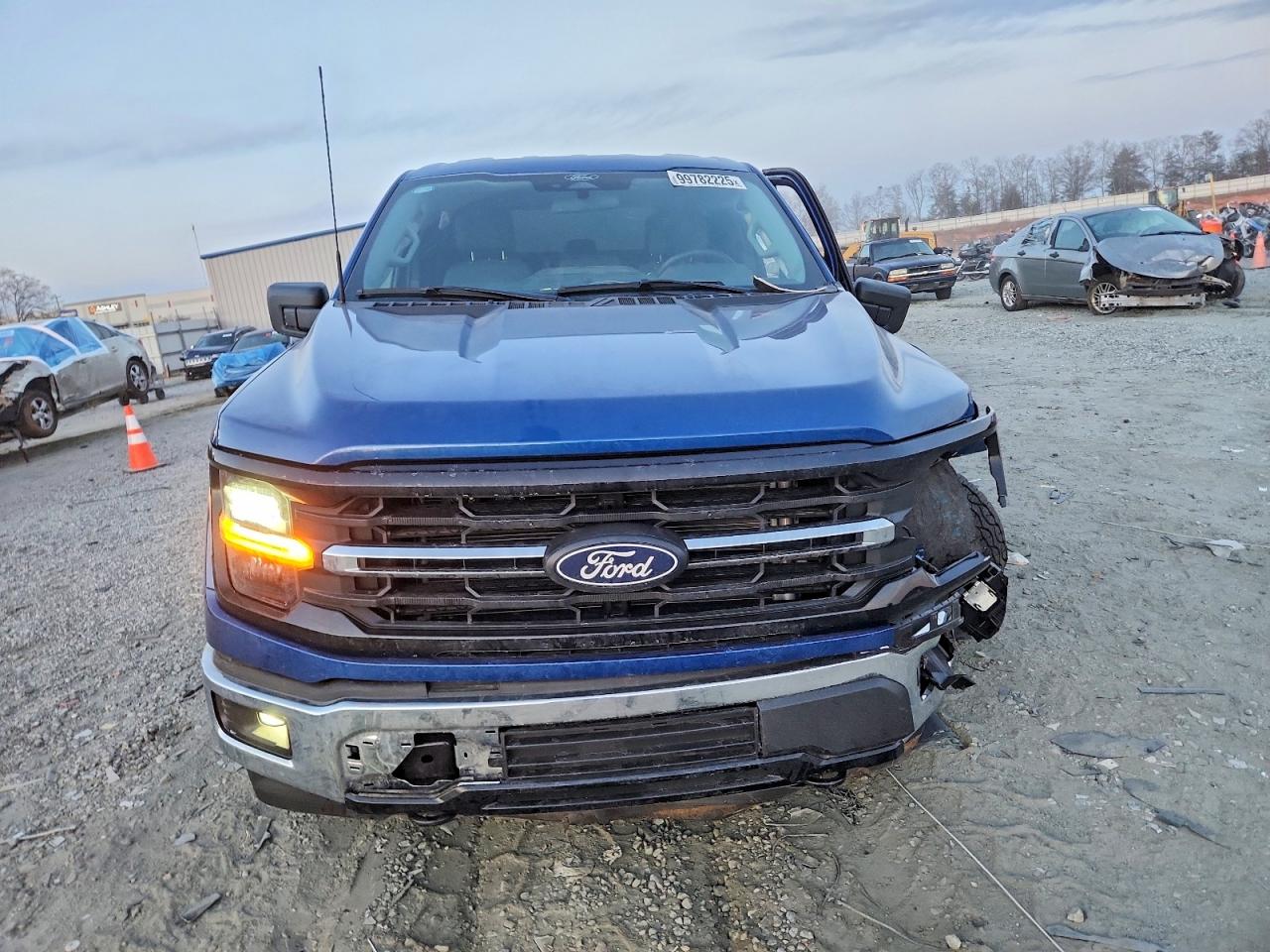 2025 FORD F150 XLT photo 5
