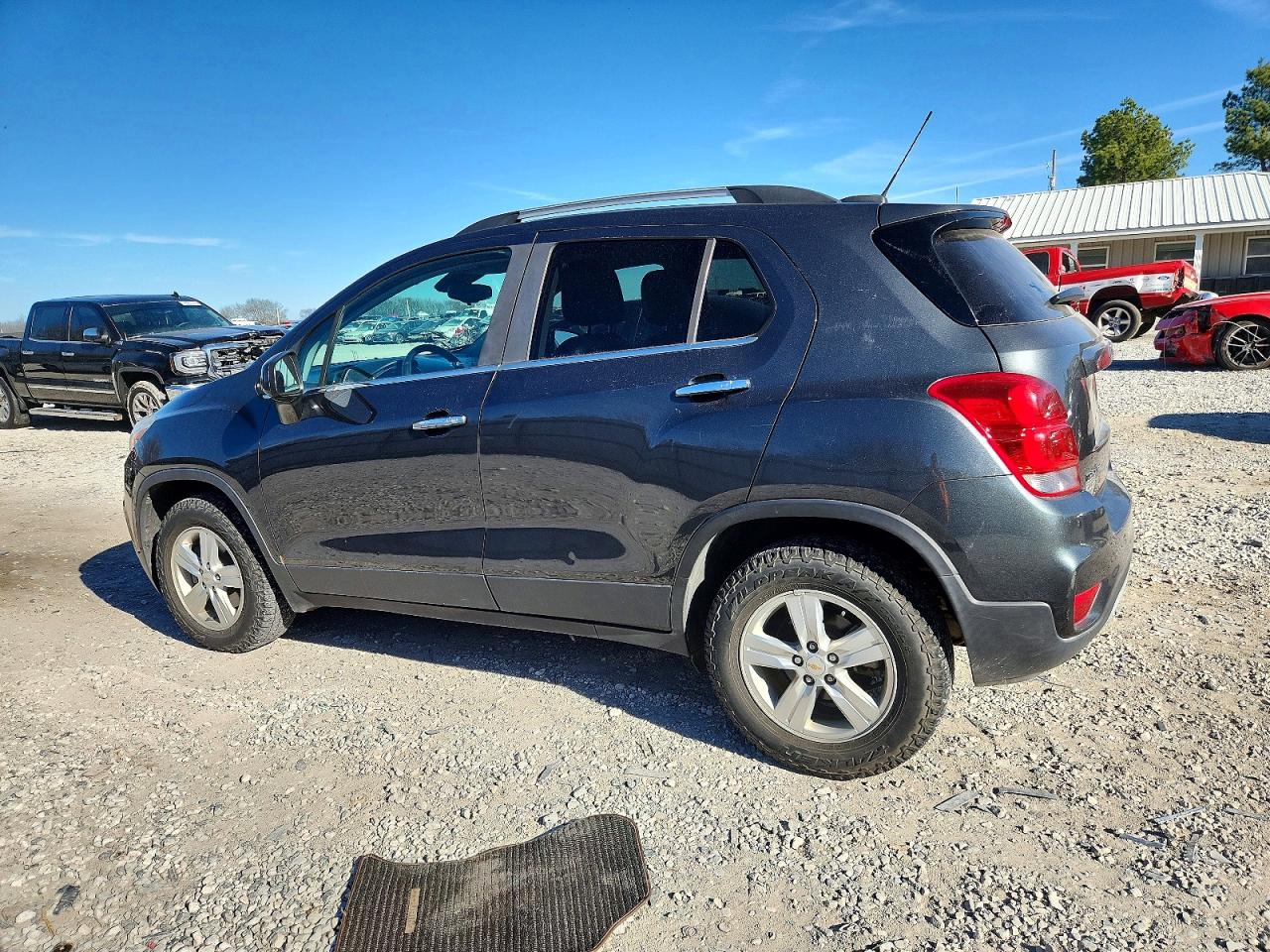 2018 CHEVROLET TRAX 1LT photo 2