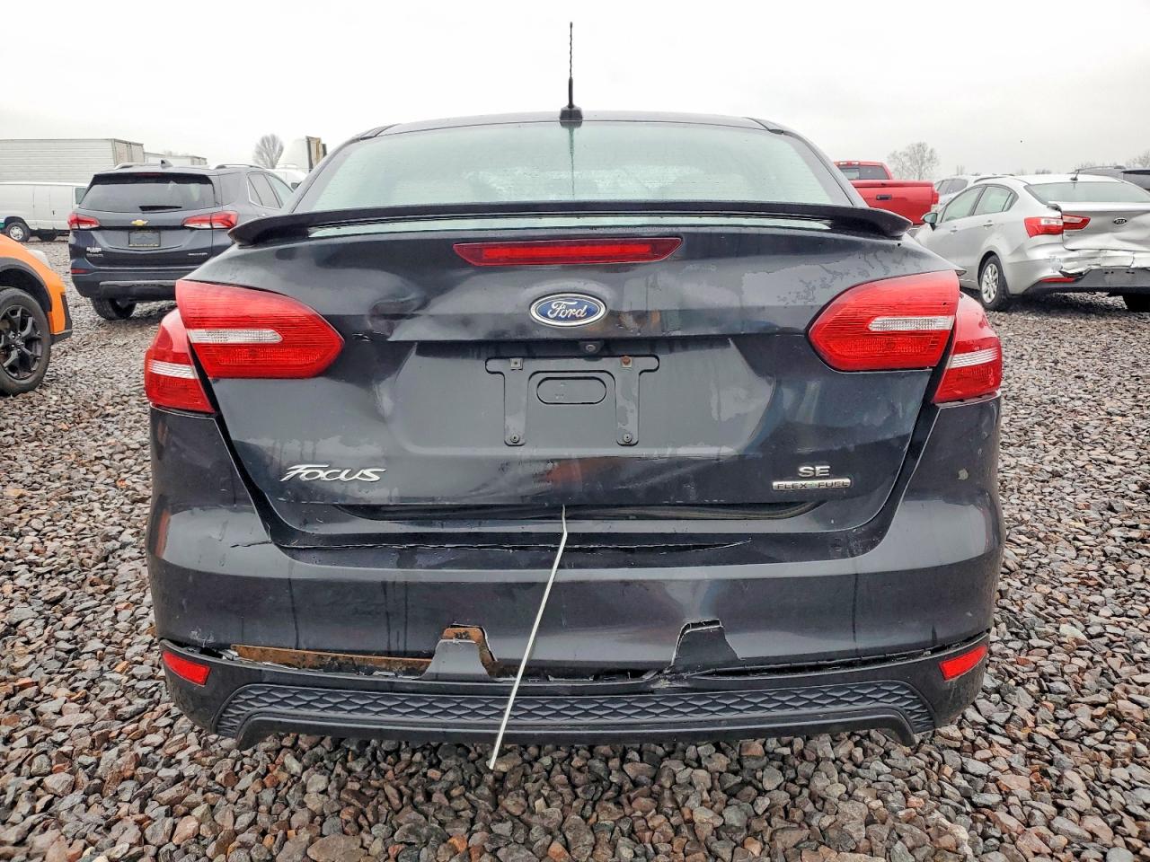 2015 FORD FOCUS SE photo 6
