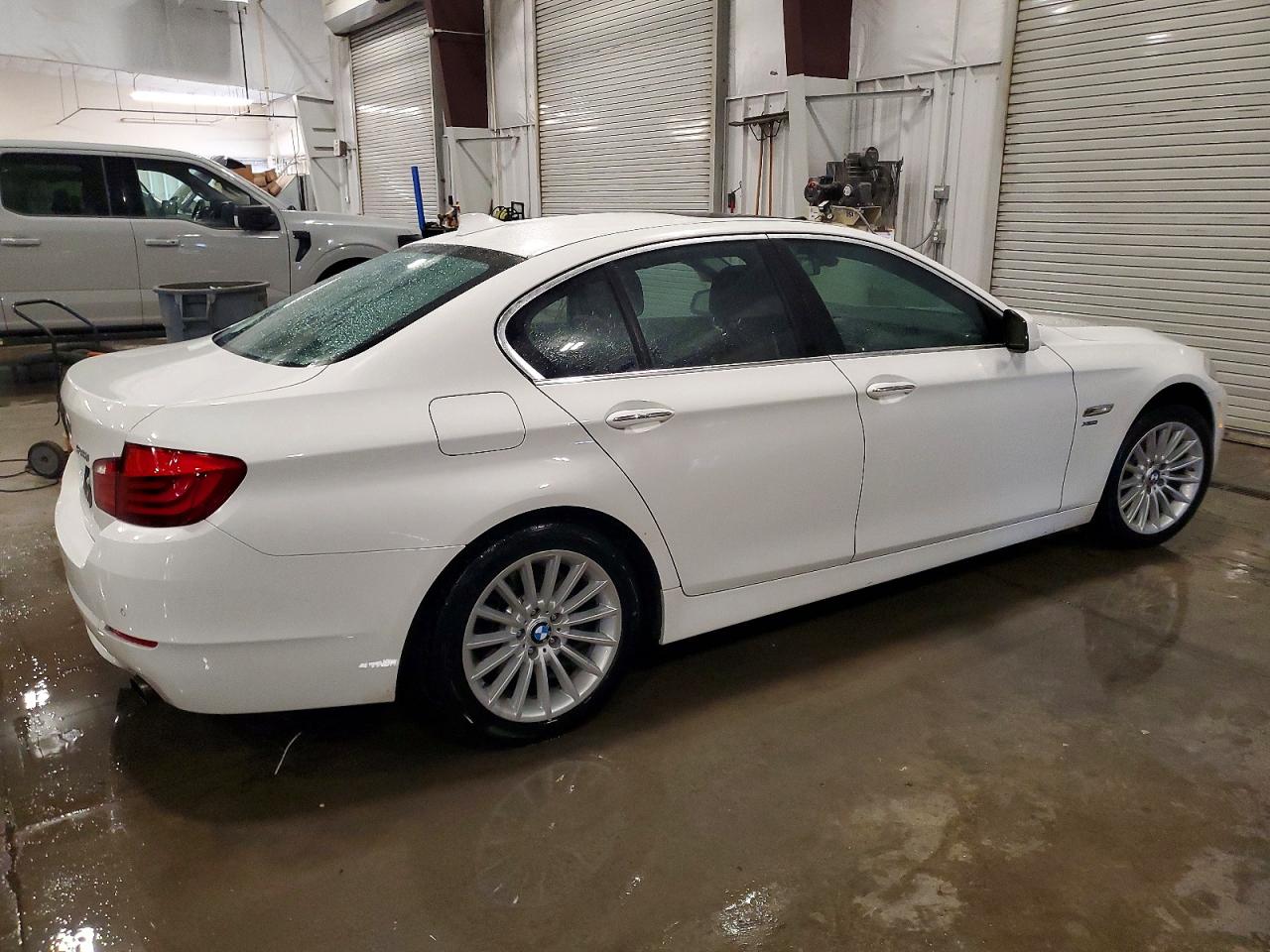2011 BMW 535 XI photo 3