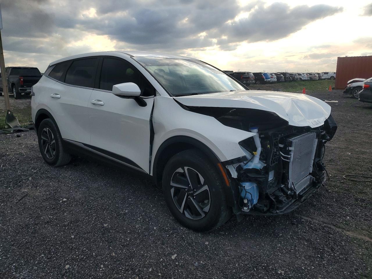 2023 KIA SPORTAGE LX photo 4