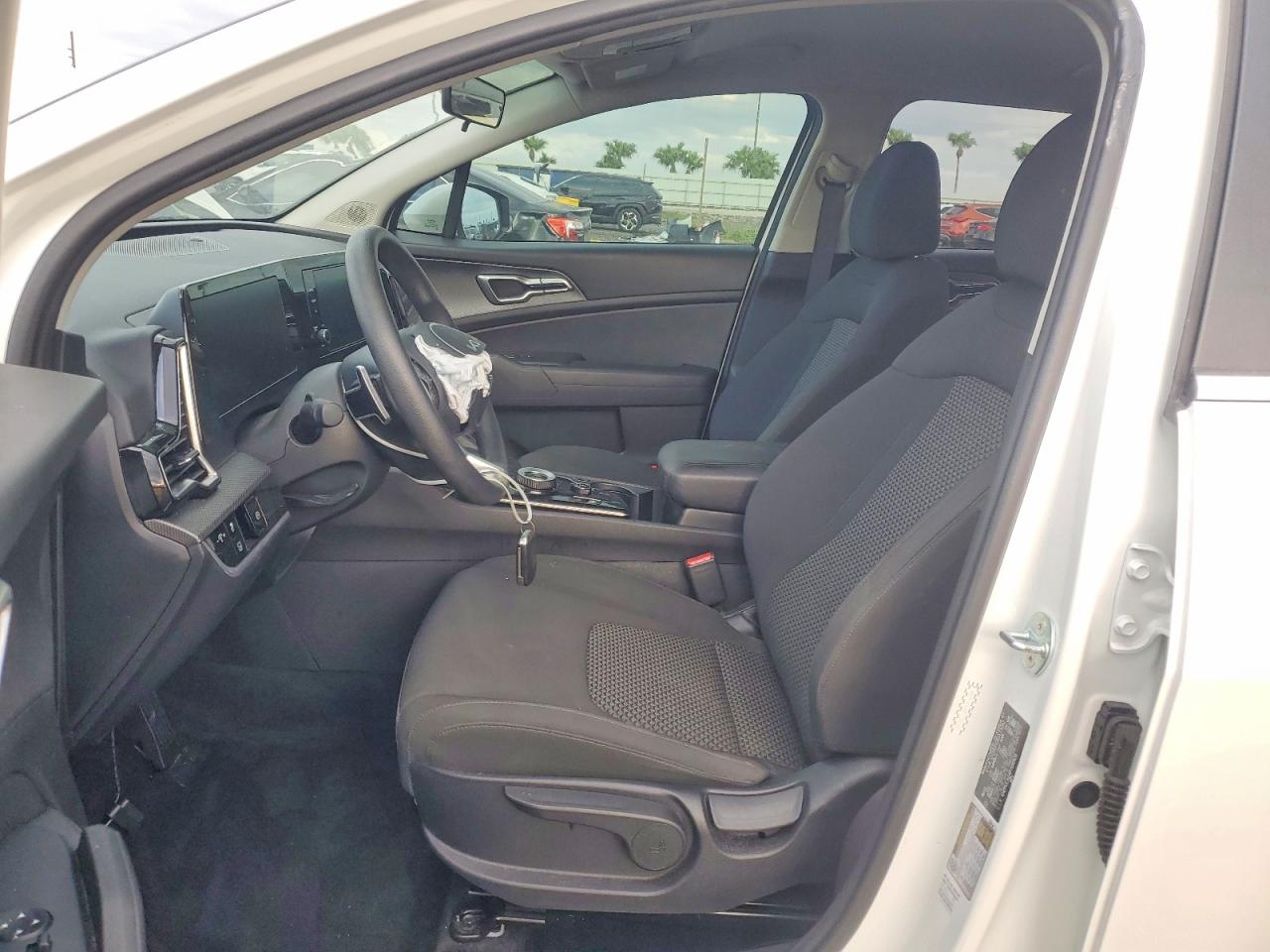 2023 KIA SPORTAGE LX photo 7