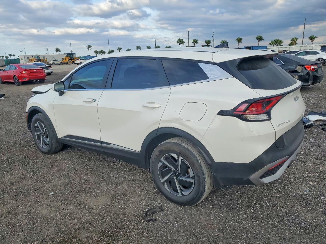 2023 KIA SPORTAGE LX photo 2