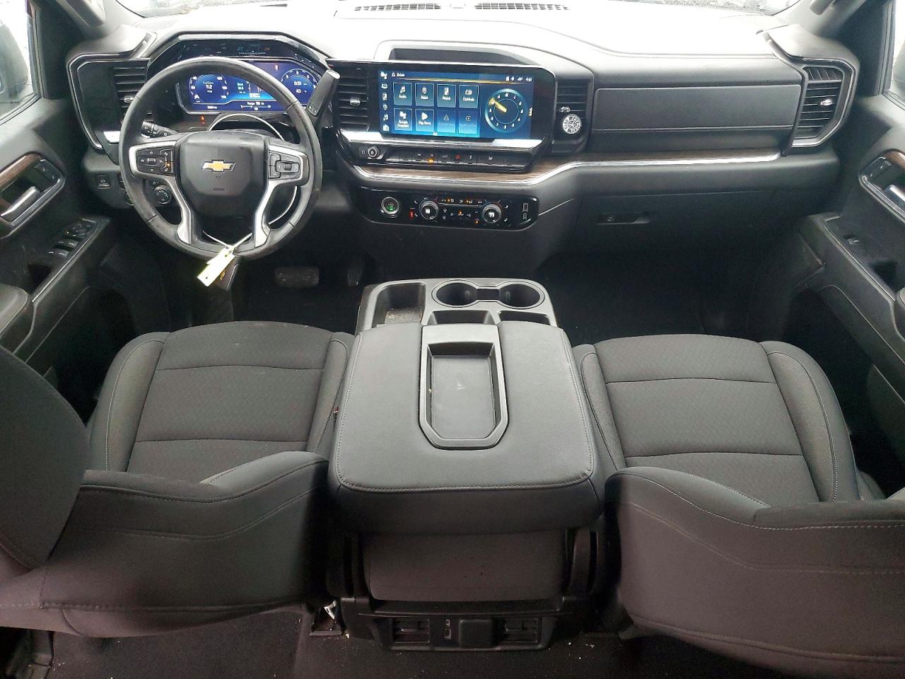 2024 CHEVROLET SILVERADO K1500 LT-L photo 8