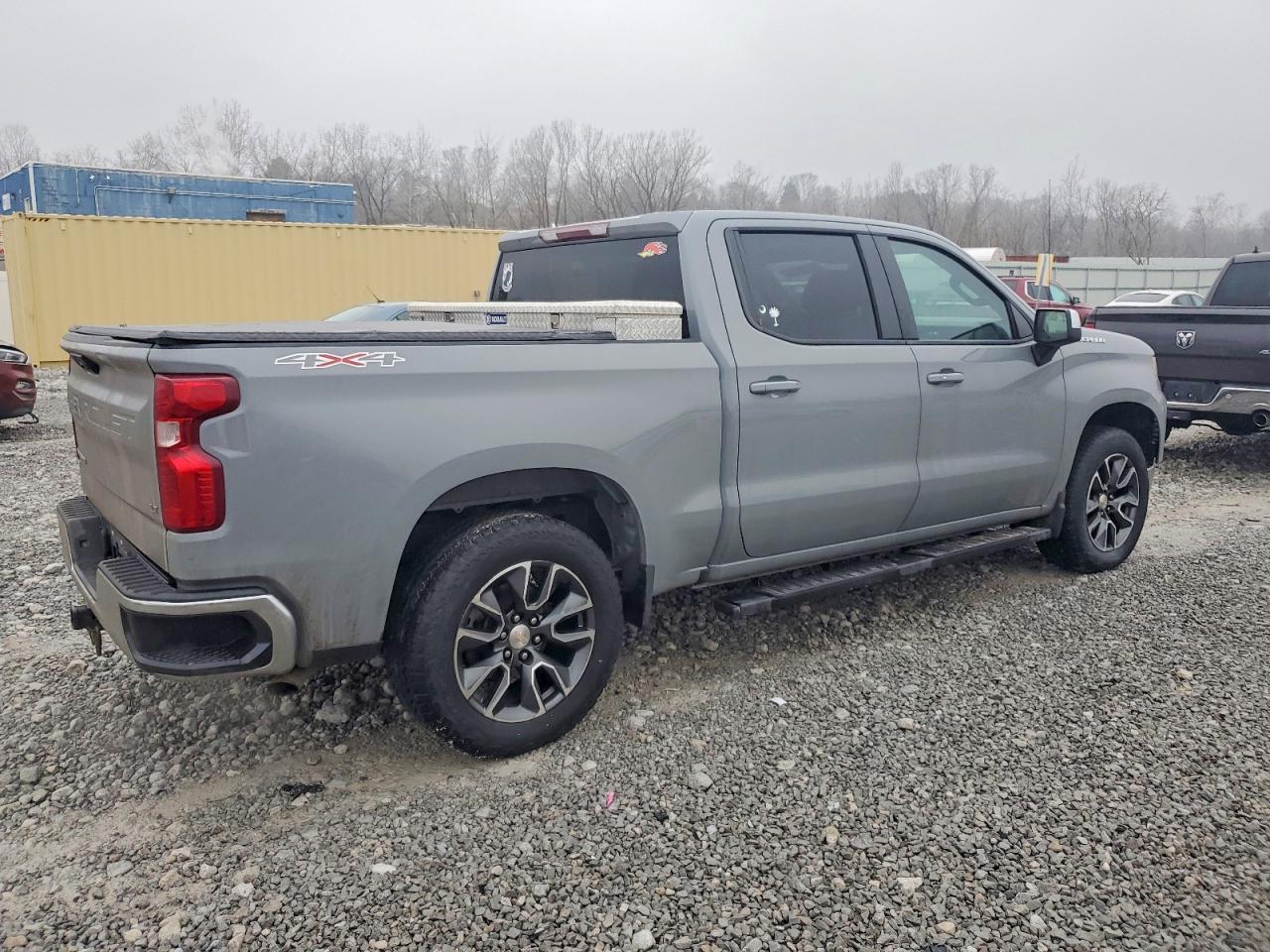 2024 CHEVROLET SILVERADO K1500 LT-L photo 3