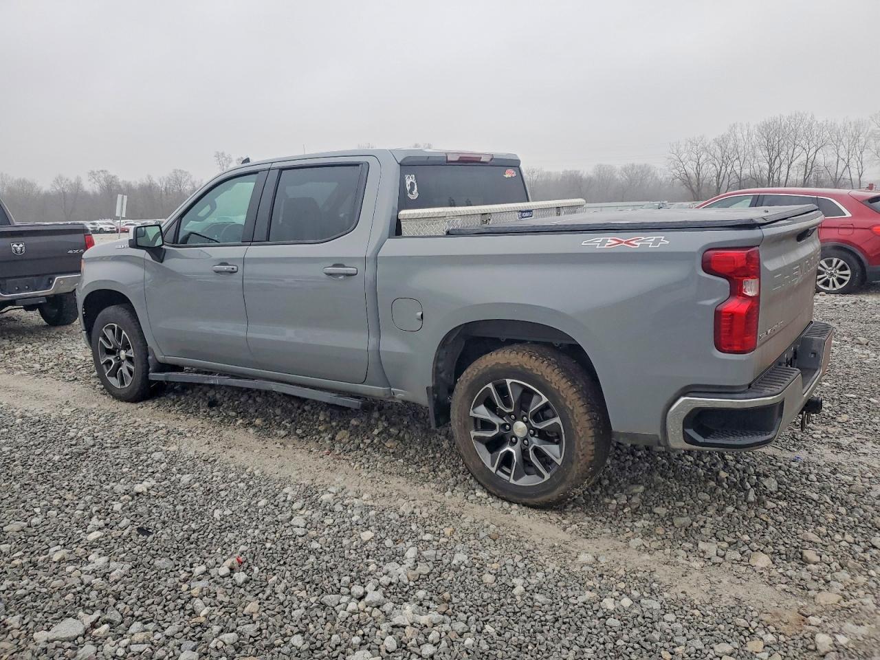 2024 CHEVROLET SILVERADO K1500 LT-L photo 2