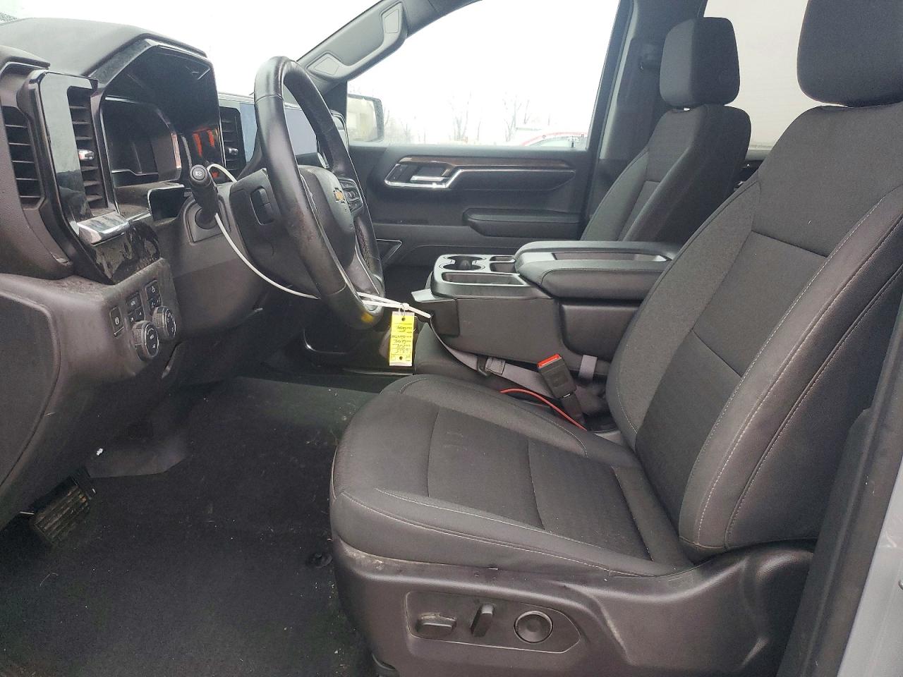 2024 CHEVROLET SILVERADO K1500 LT-L photo 7