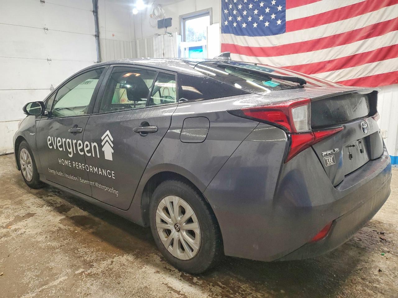 2019 TOYOTA PRIUS photo 2