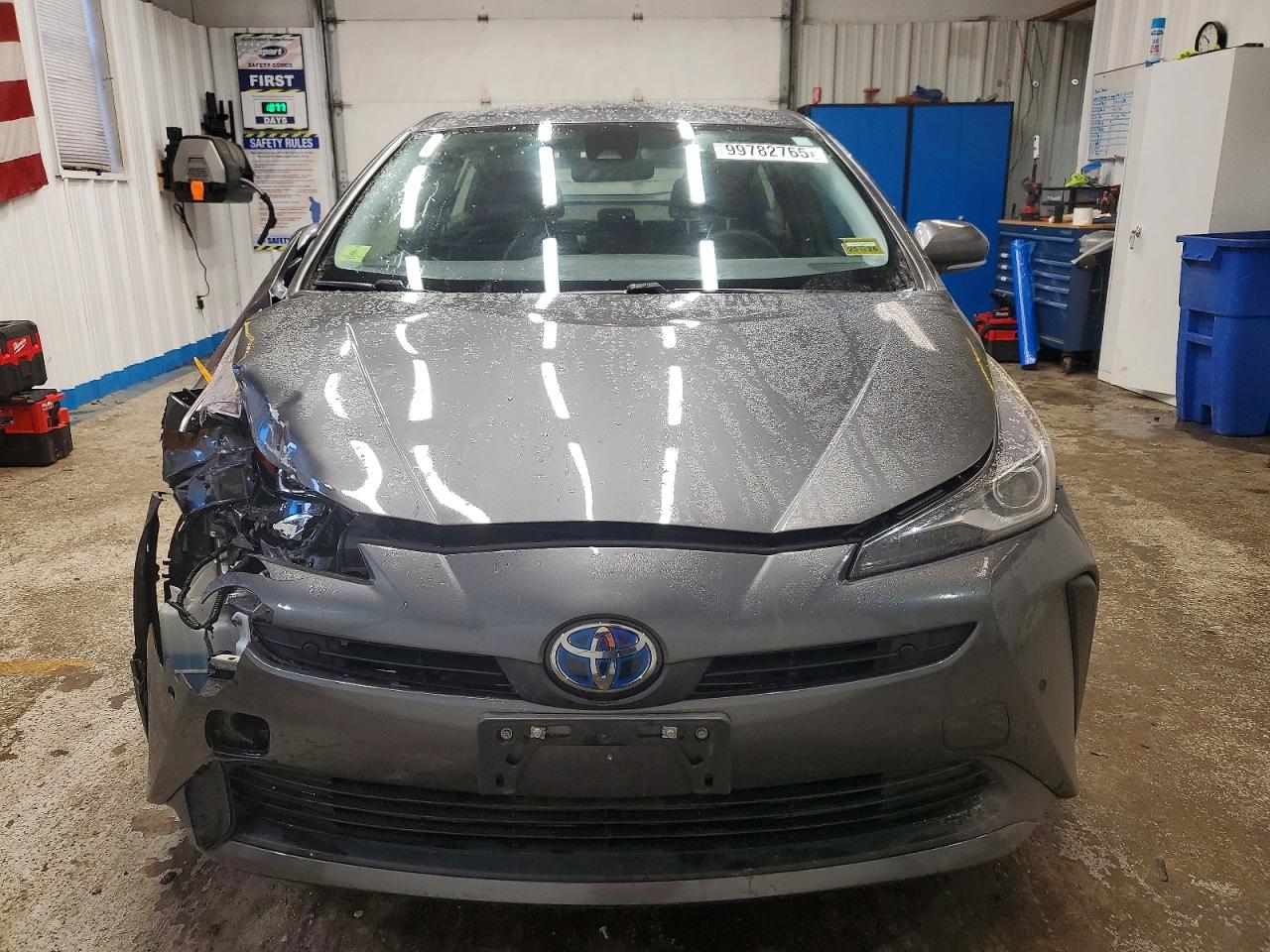 2019 TOYOTA PRIUS photo 5