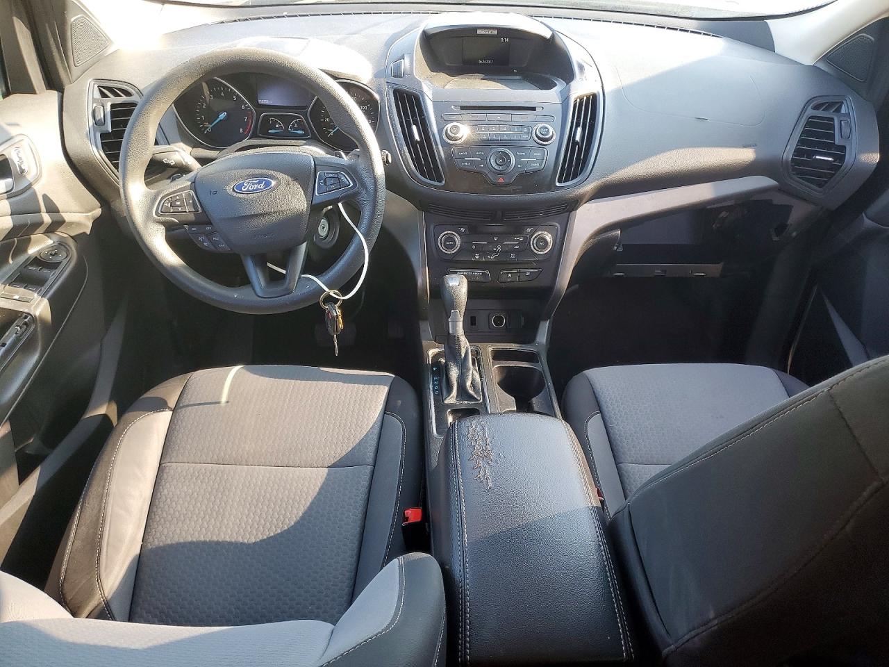 2017 FORD ESCAPE SE photo 8