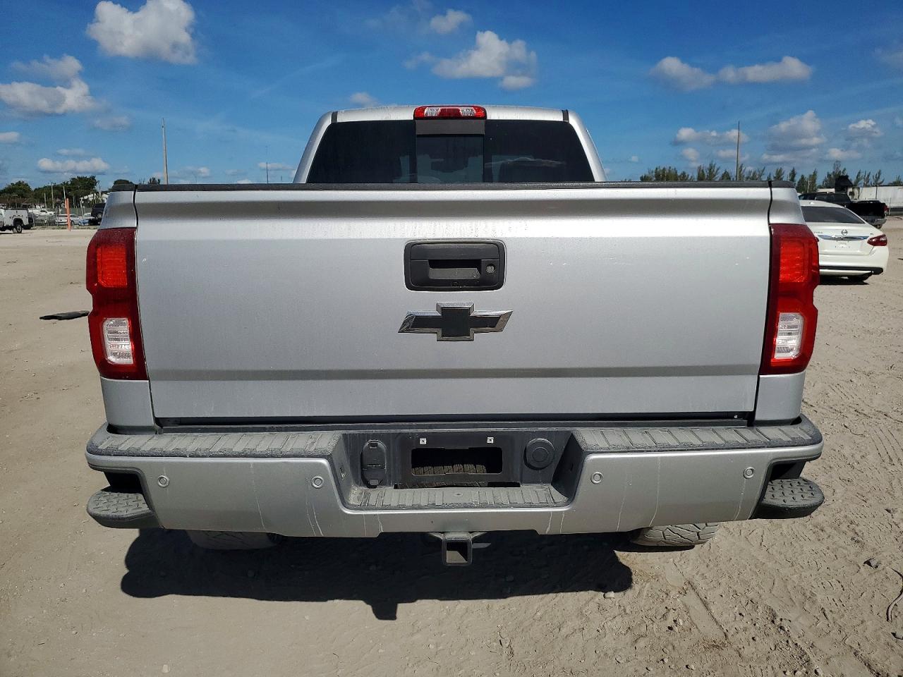 2017 CHEVROLET SILVERADO K1500 LTZ photo 6