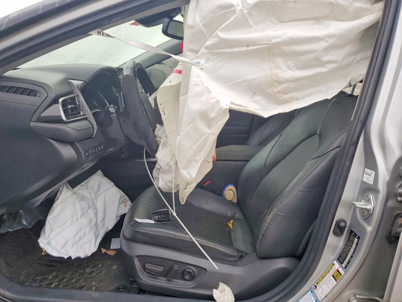 2021 TOYOTA CAMRY XSE photo 7