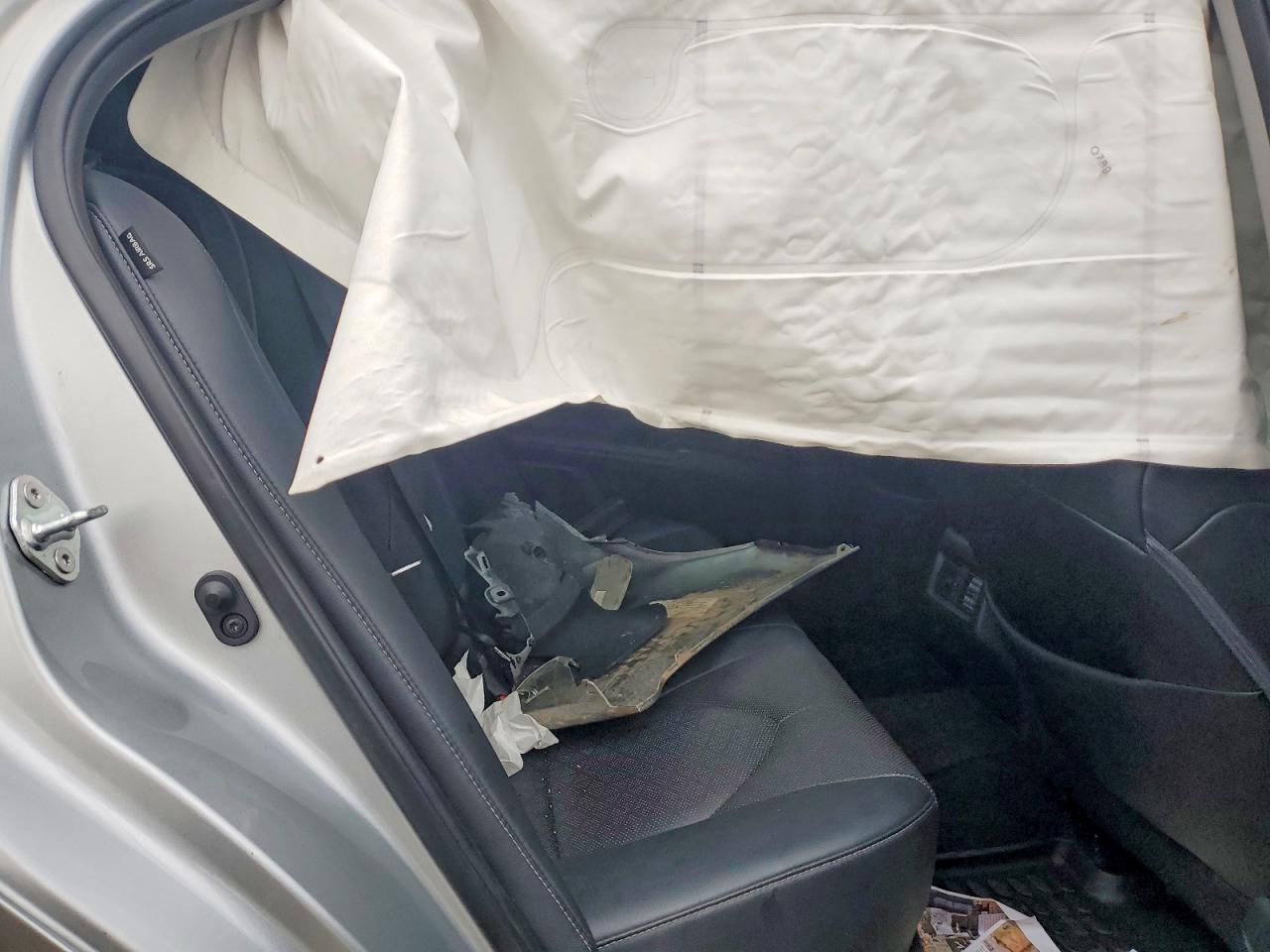2021 TOYOTA CAMRY XSE photo 10