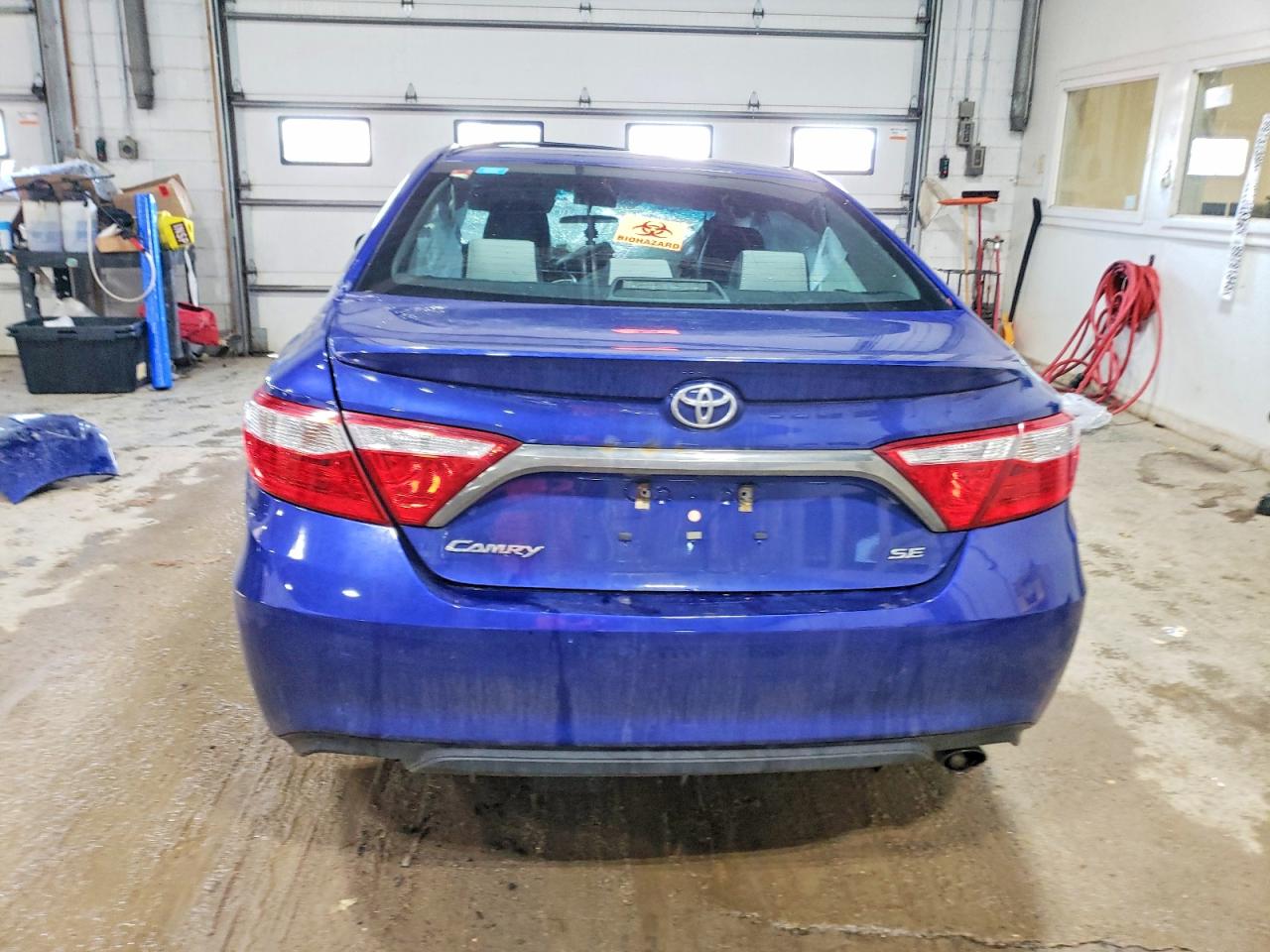 2015 TOYOTA CAMRY LE photo 6