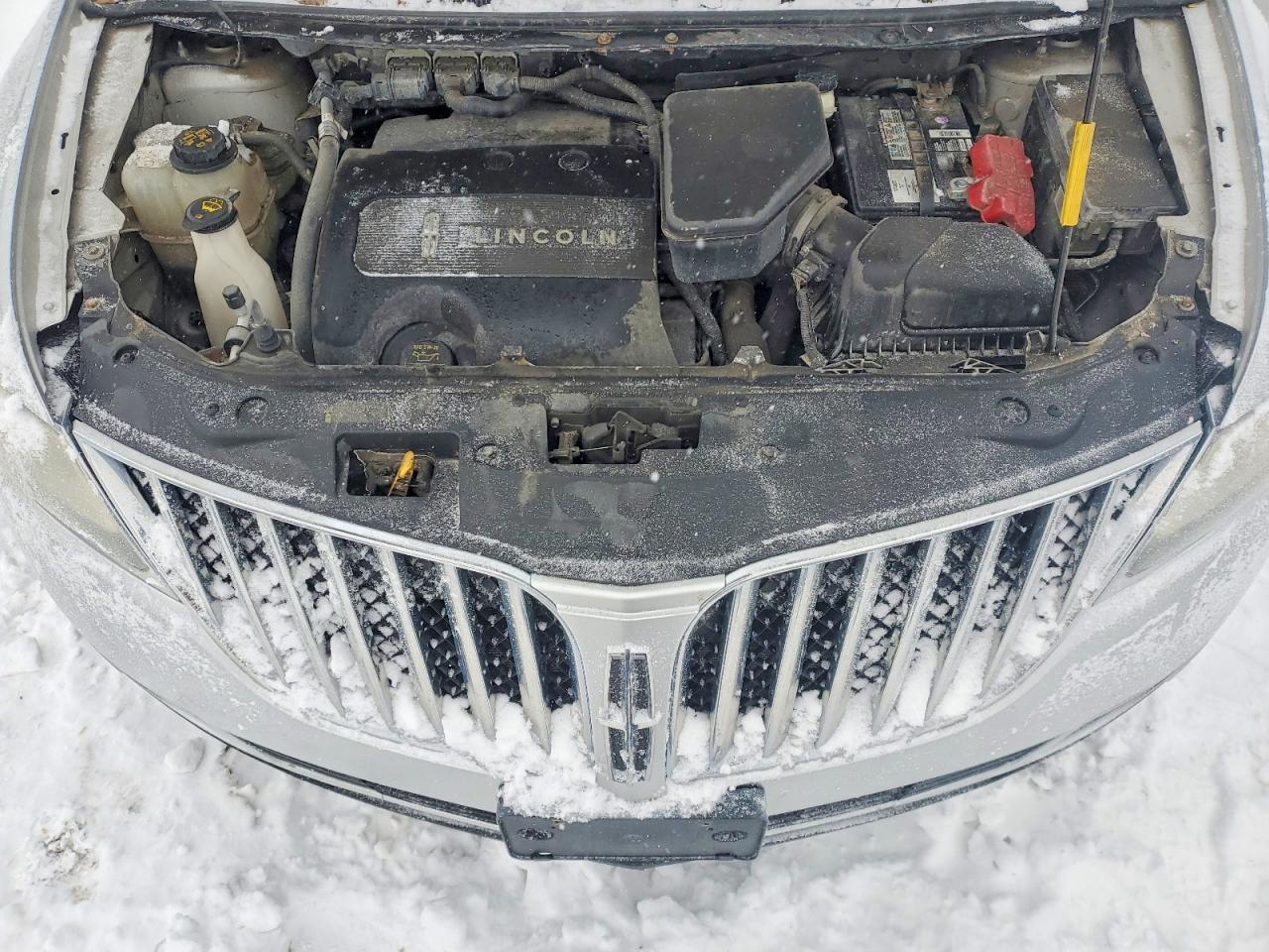 2011 LINCOLN MKX photo 12