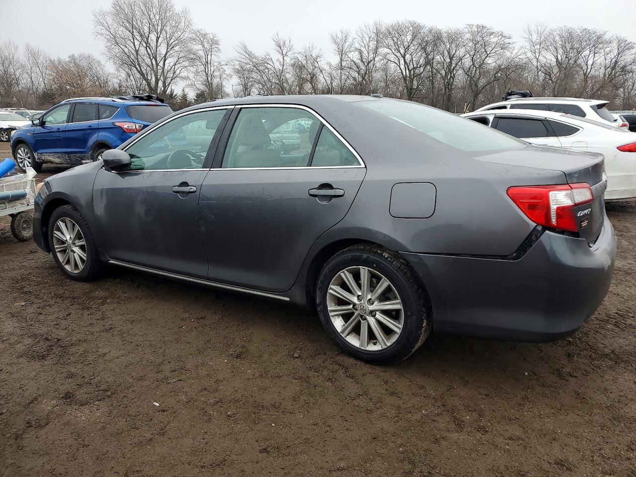 2012 TOYOTA CAMRY SE photo 2