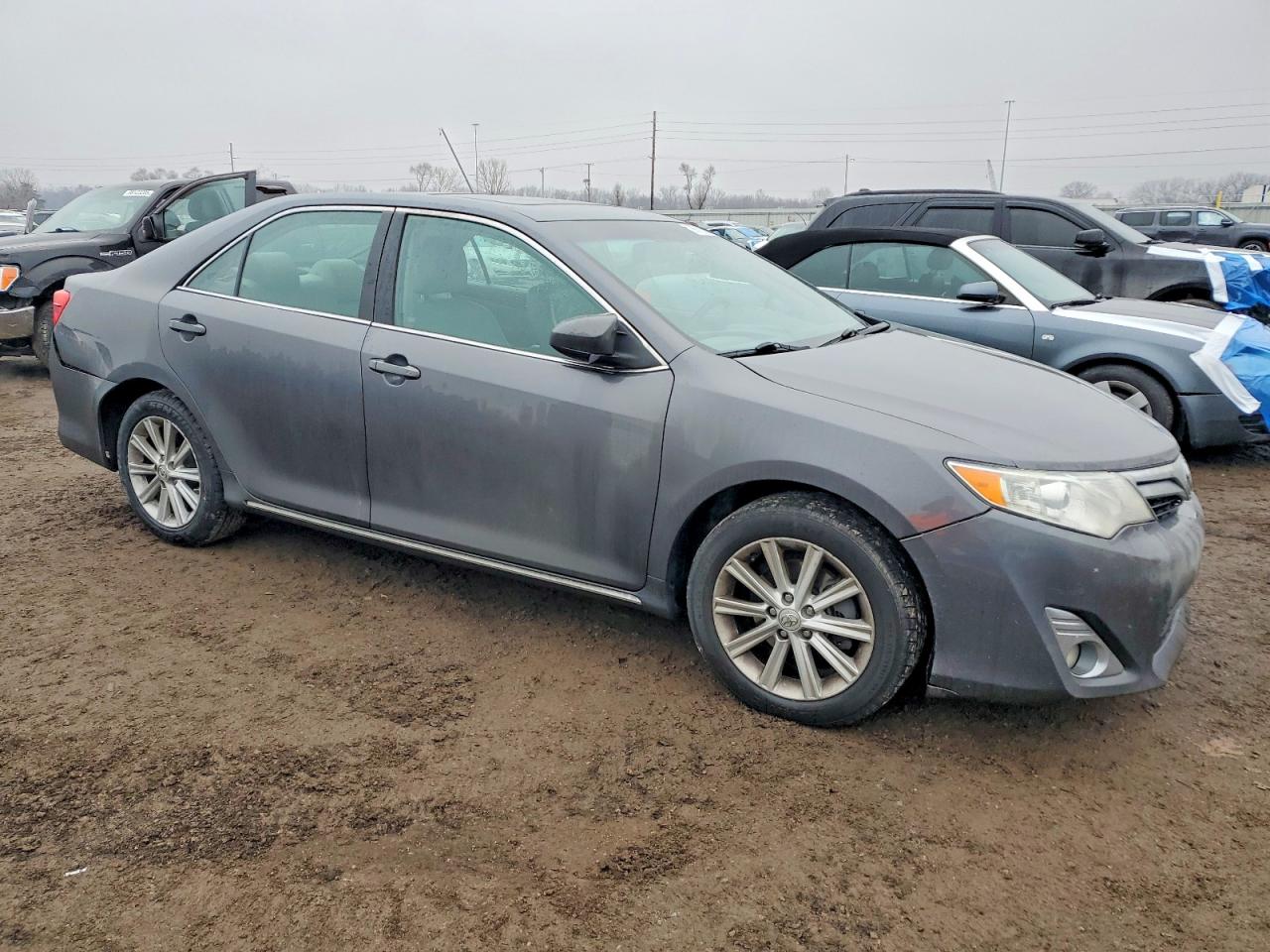 2012 TOYOTA CAMRY SE photo 4