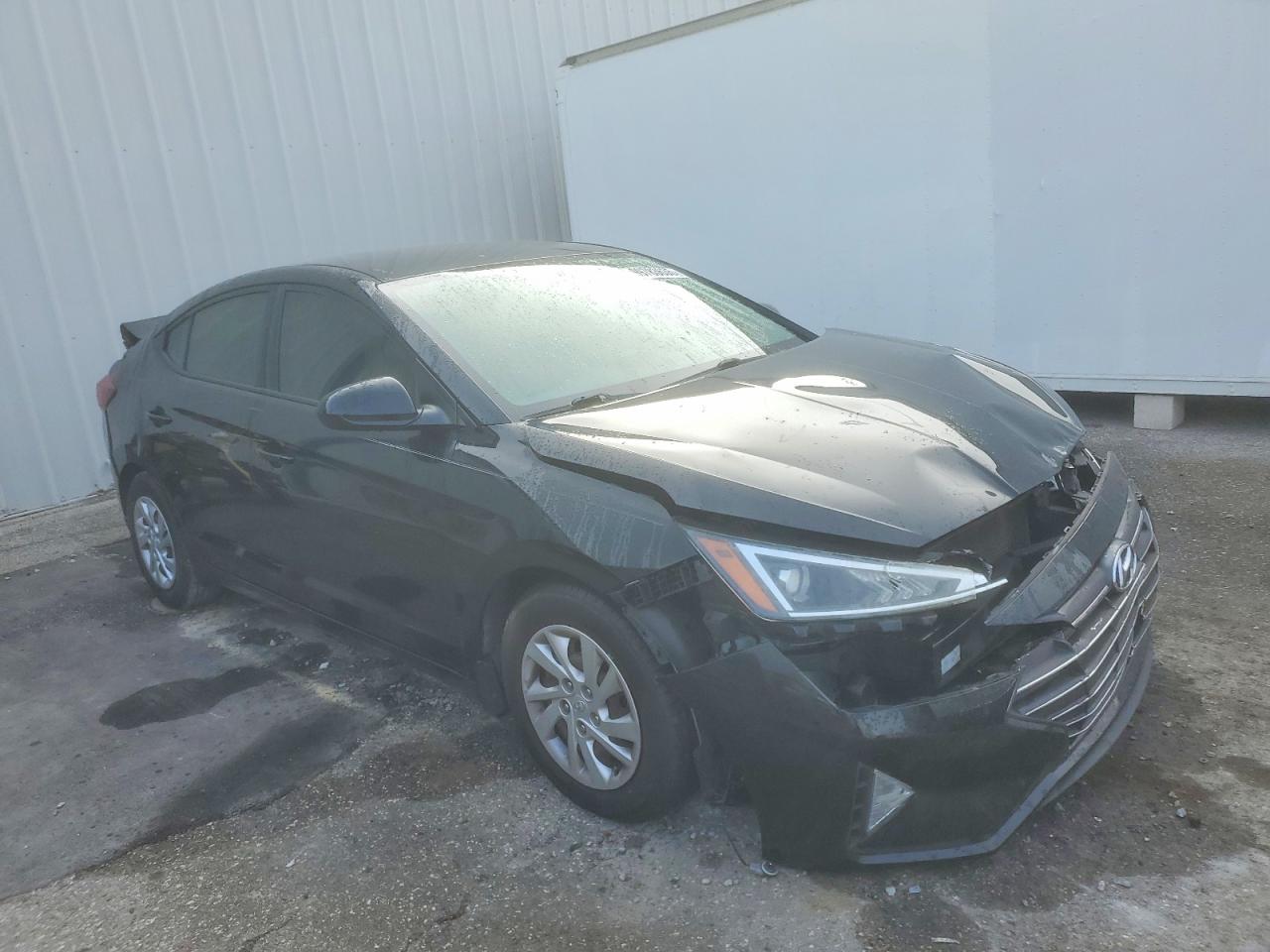 2019 HYUNDAI ELANTRA SE photo 10