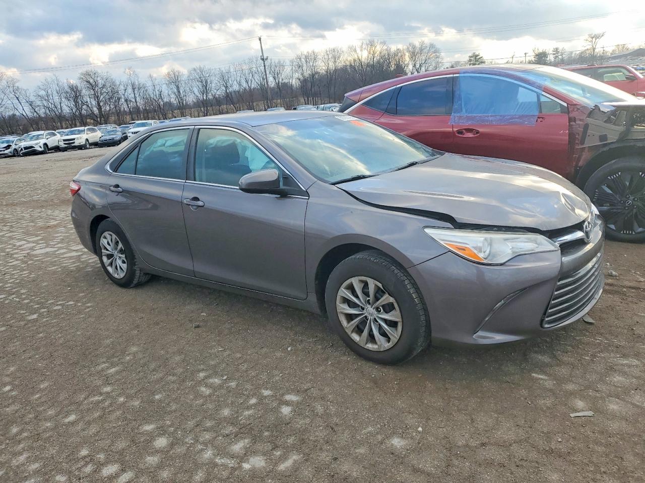 2017 TOYOTA CAMRY LE photo 4